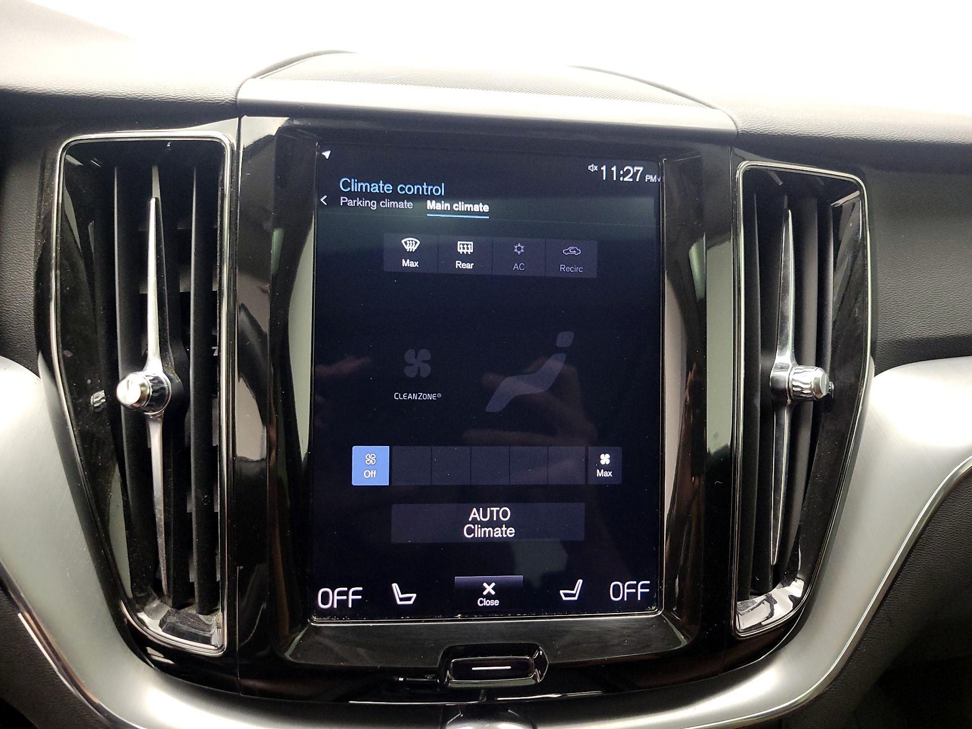 Thumbnail: 2018 Volvo XC60 - 17