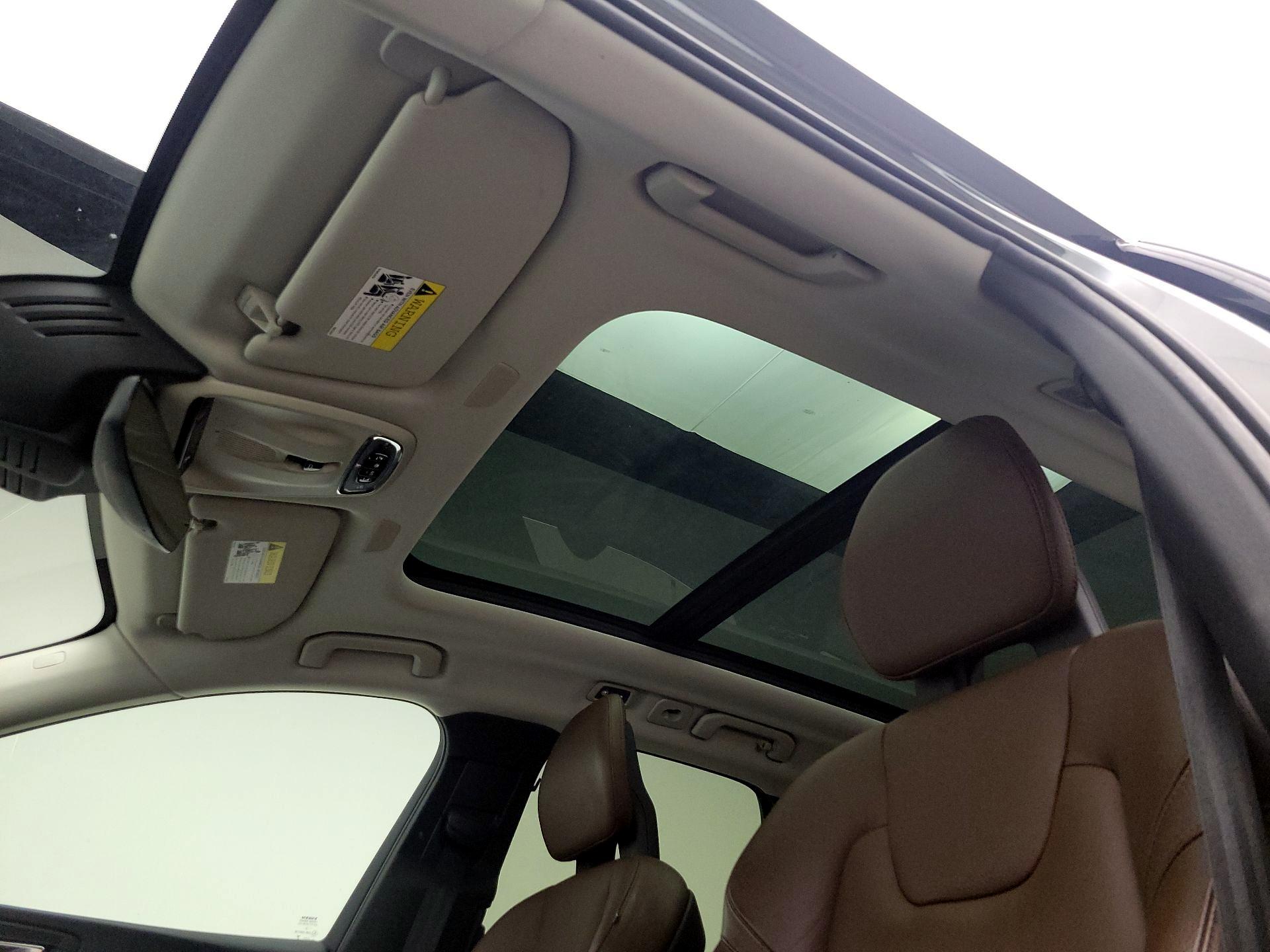 Thumbnail: 2018 Volvo XC60 - 20