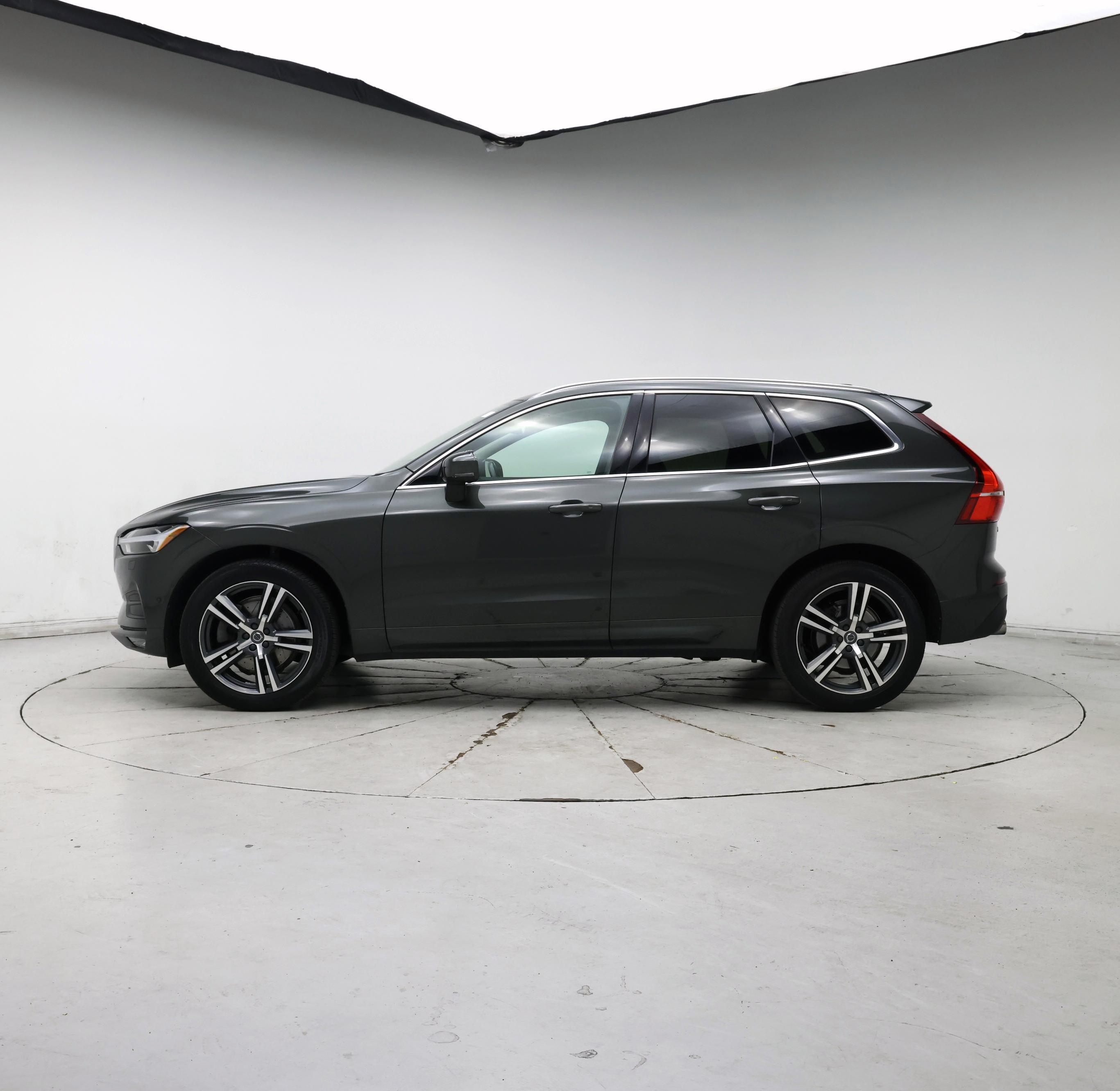Thumbnail: 2018 Volvo XC60 - 3