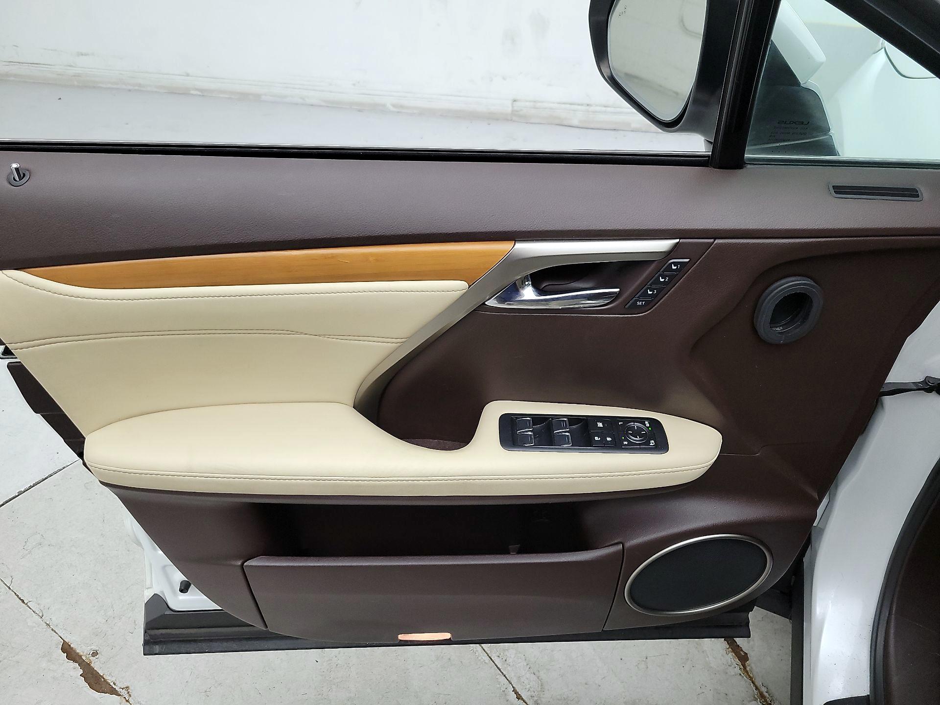 Thumbnail: 2016 Lexus RX - 12
