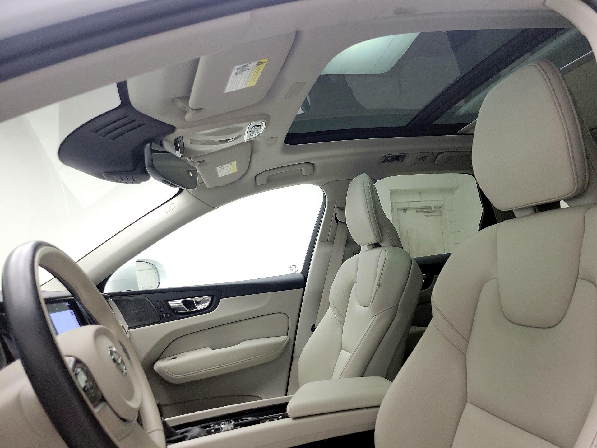 Thumbnail: 2020 Volvo XC60 - 18