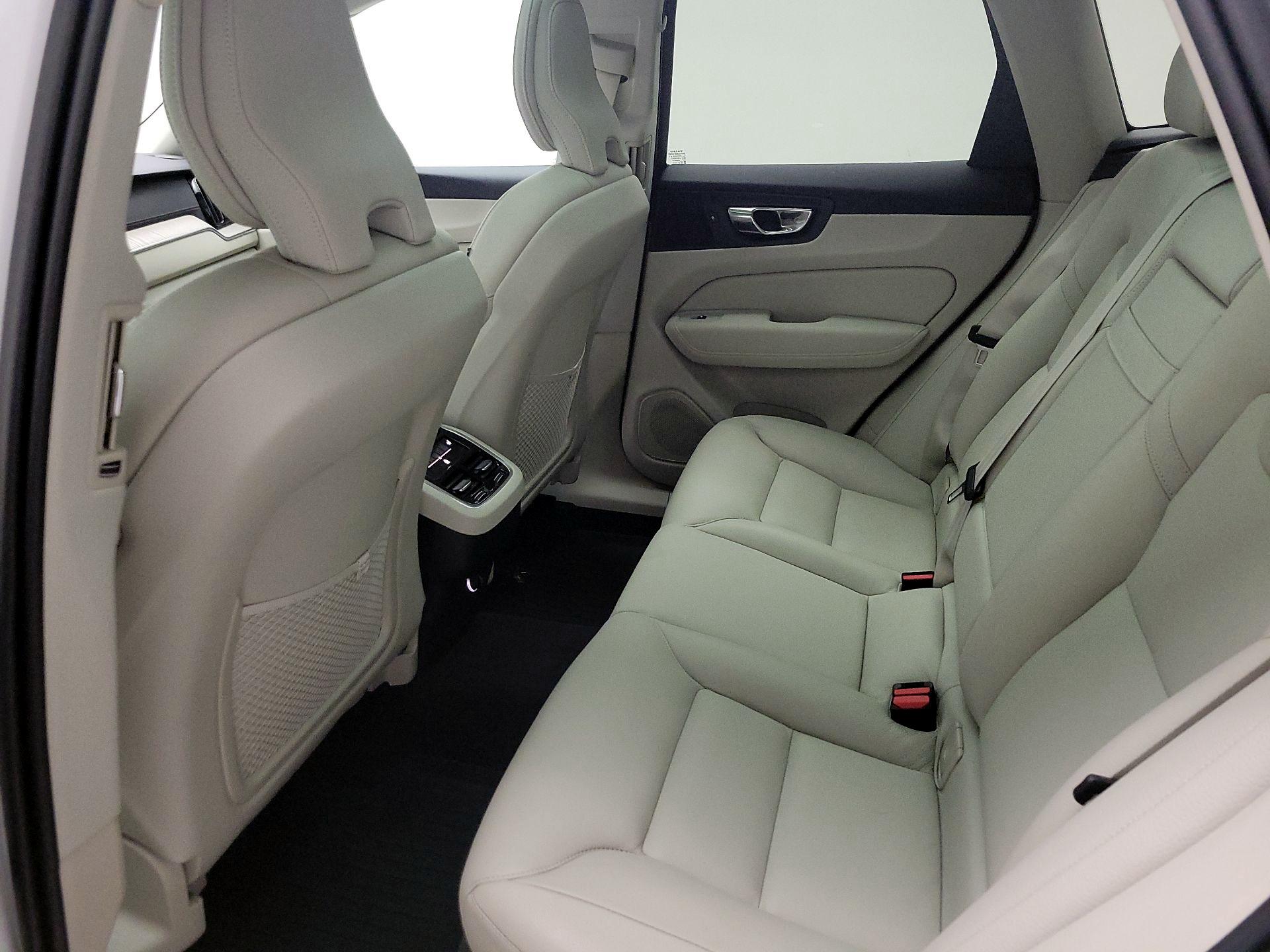 Thumbnail: 2020 Volvo XC60 - 19