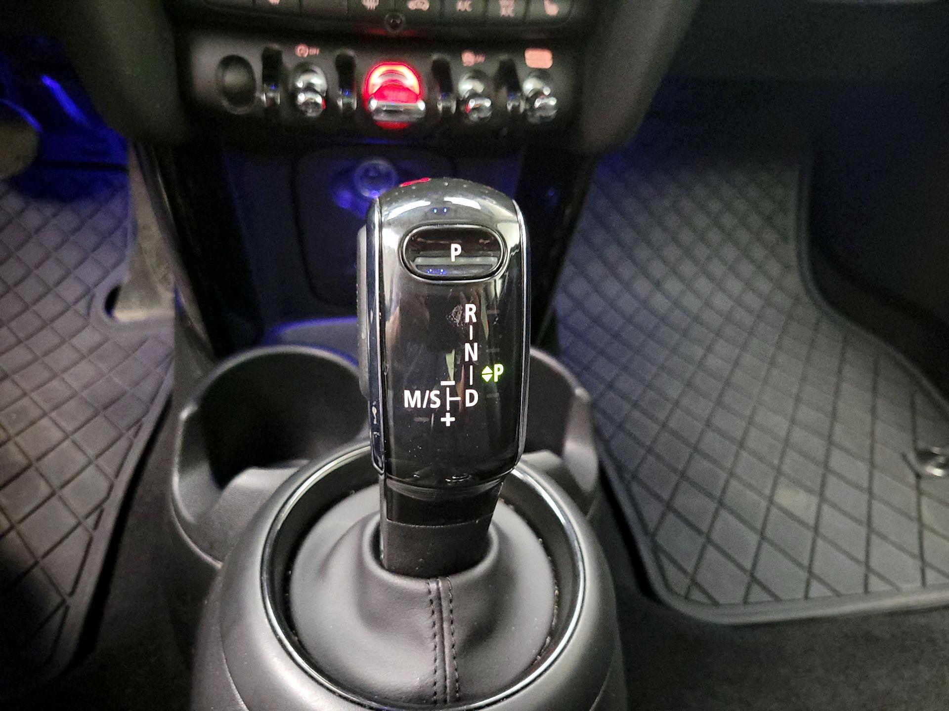 Thumbnail: 2023 MINI Cooper Hardtop - 17