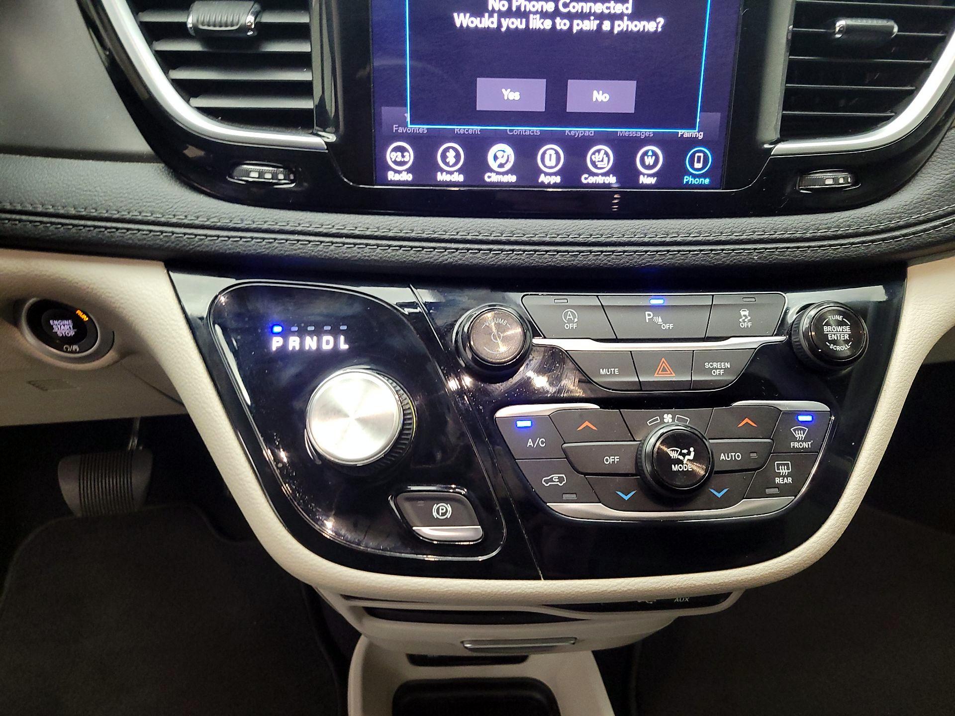 Thumbnail: 2019 Chrysler Pacifica - 18