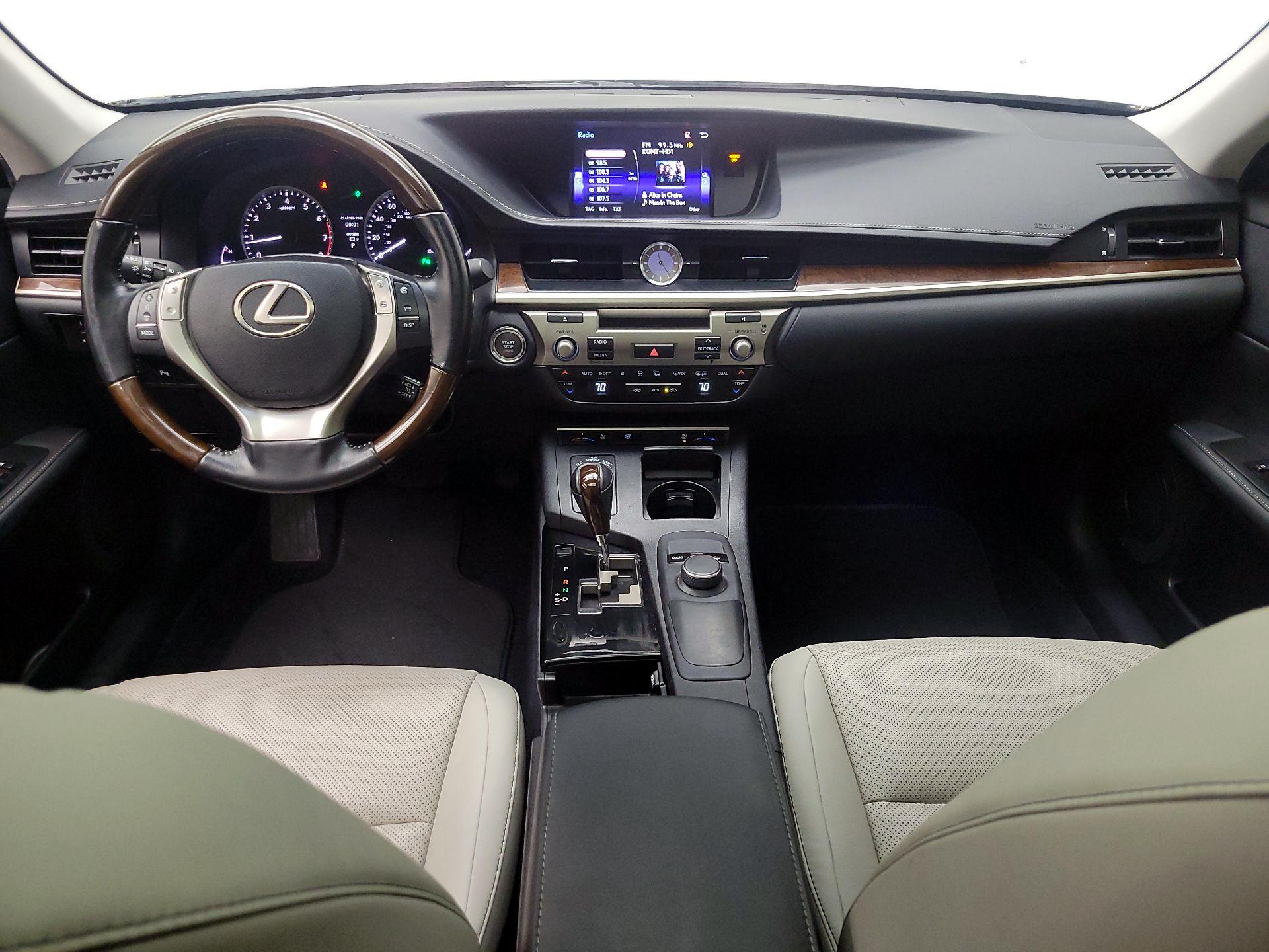 Thumbnail: 2015 Lexus ES - 9