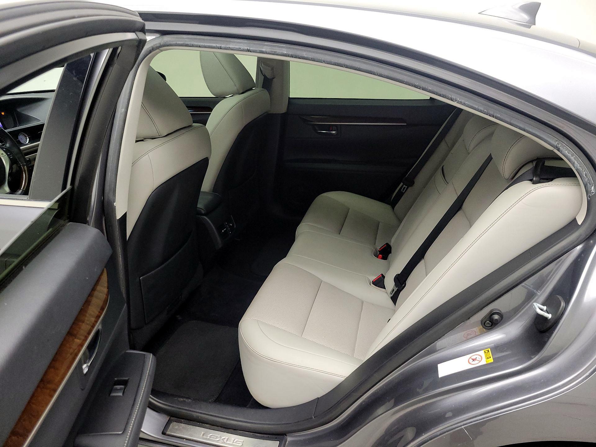Thumbnail: 2015 Lexus ES - 20