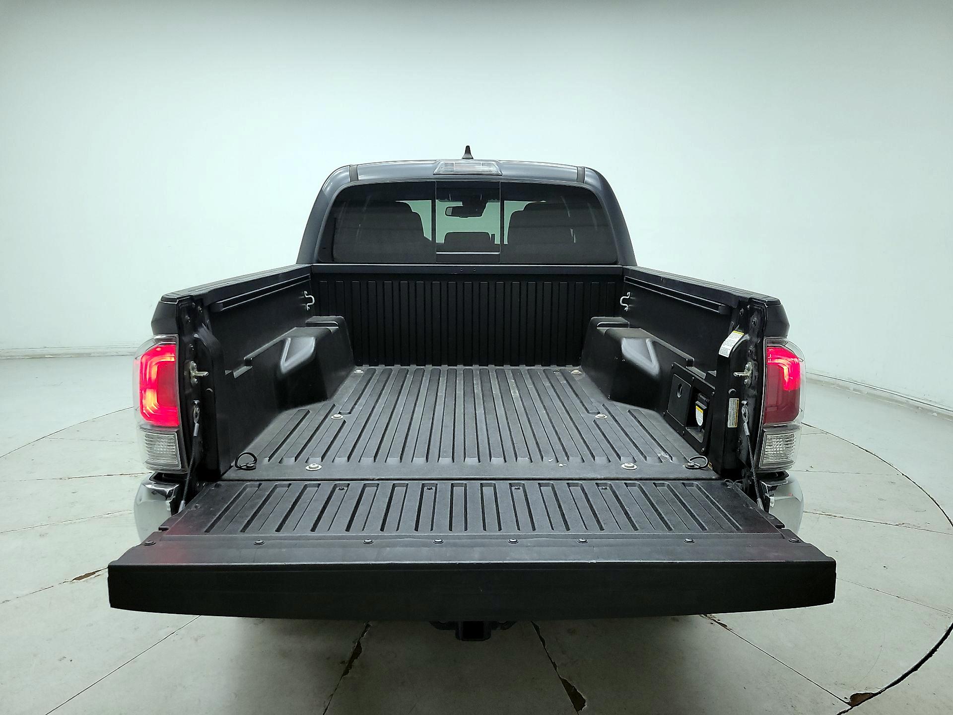 Thumbnail: 2021 Toyota Tacoma - 20