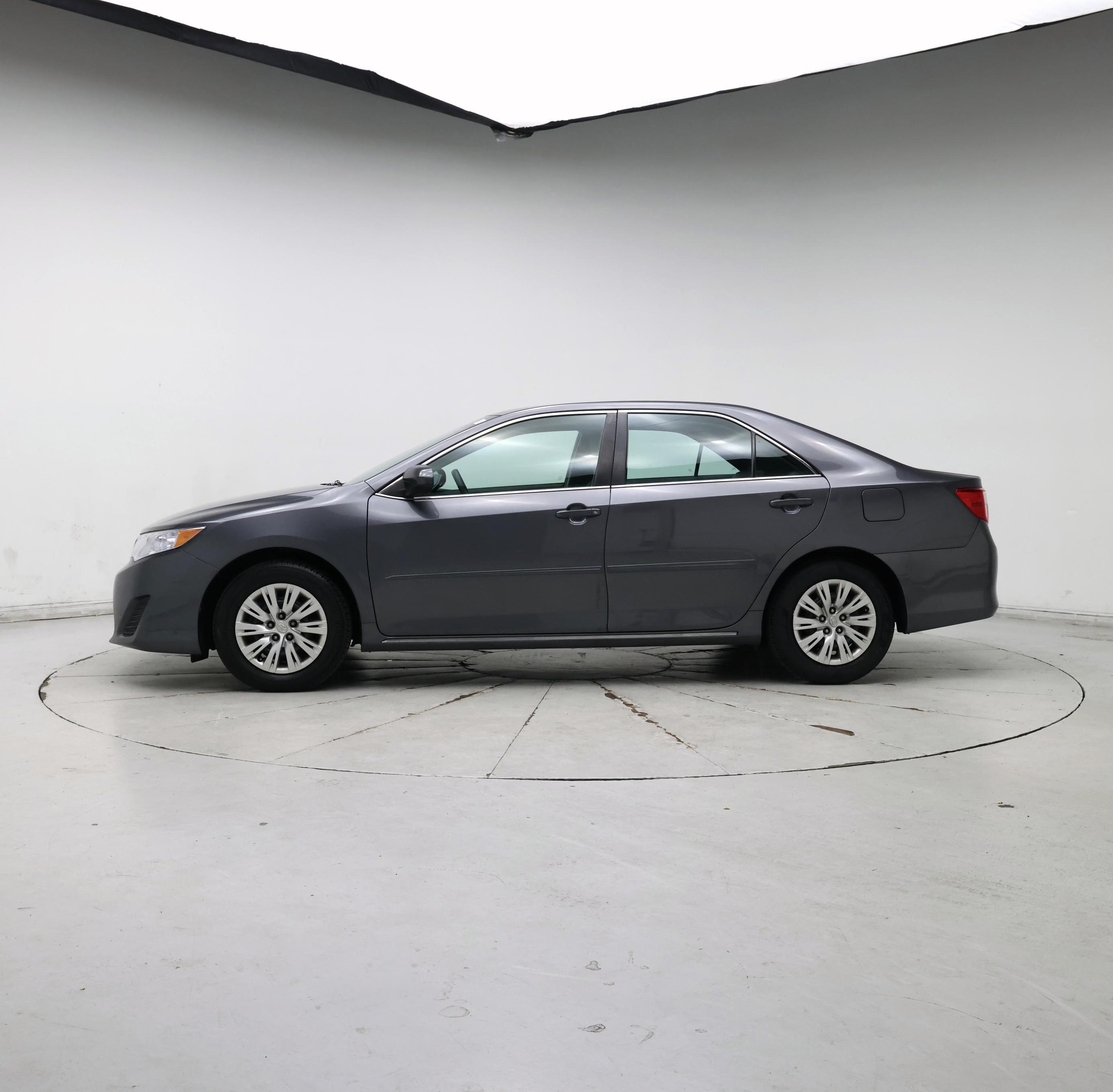 Thumbnail: 2014 Toyota Camry - 3