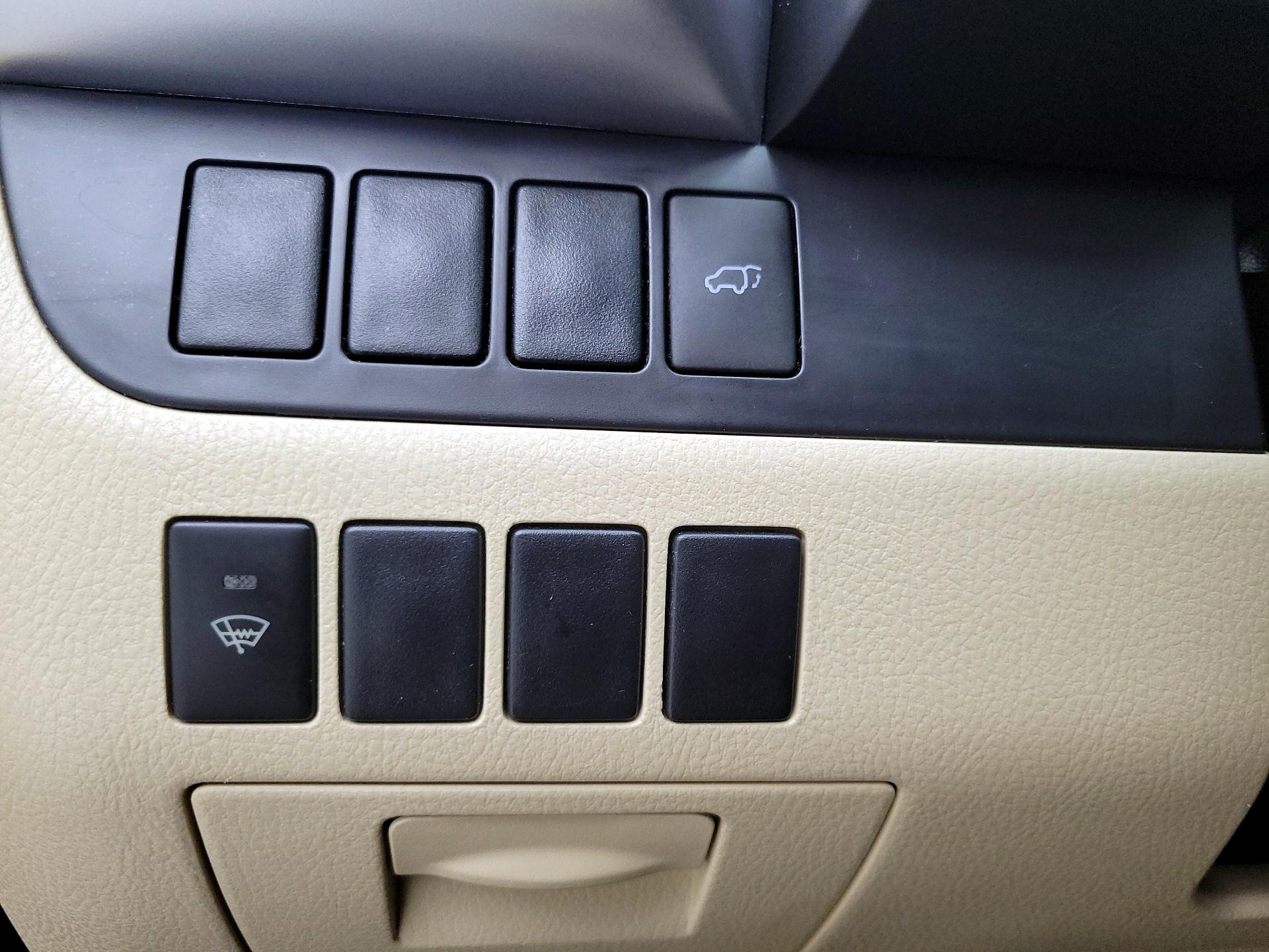 Thumbnail: 2016 Toyota Highlander - 13