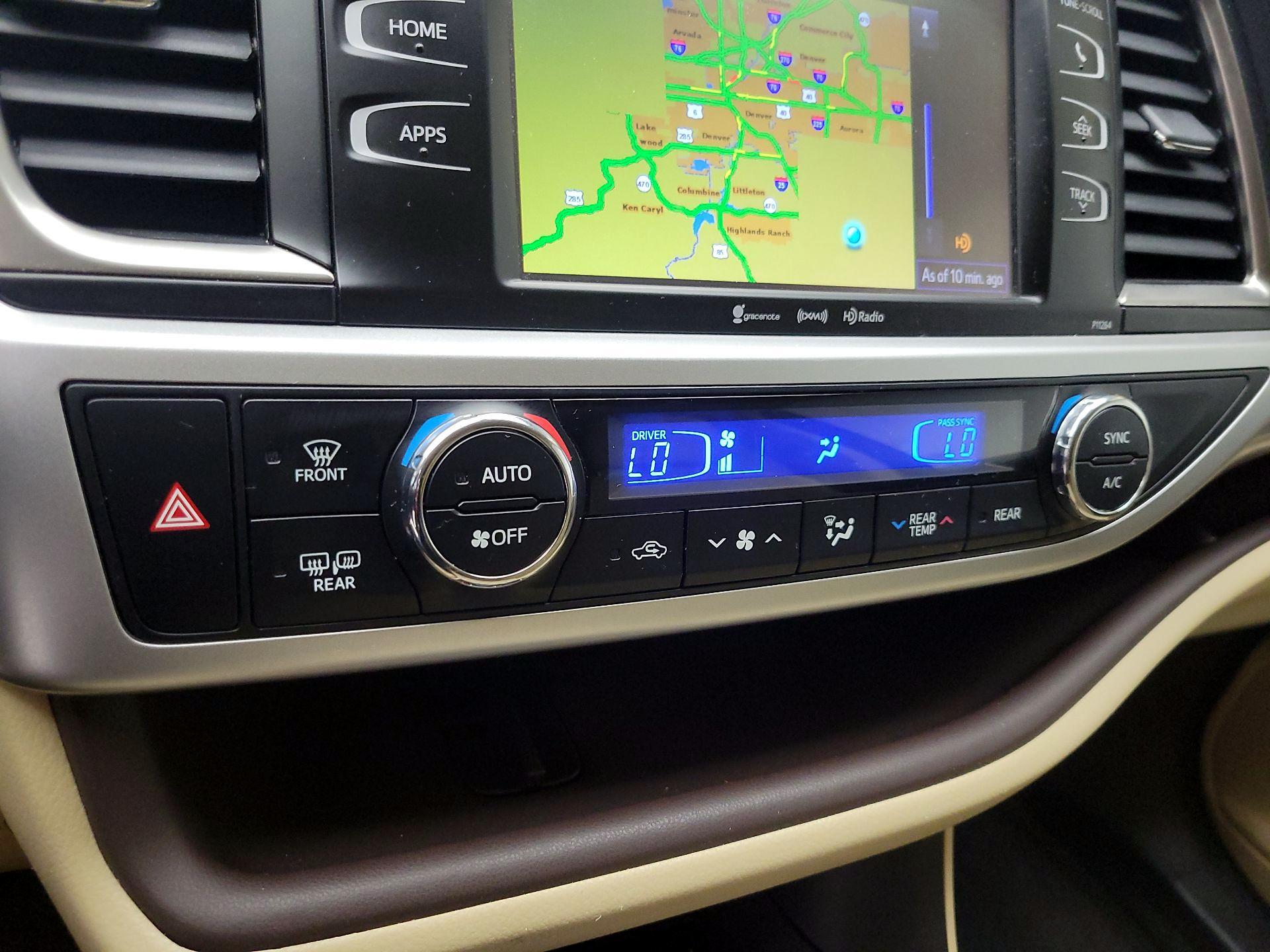 Thumbnail: 2016 Toyota Highlander - 17