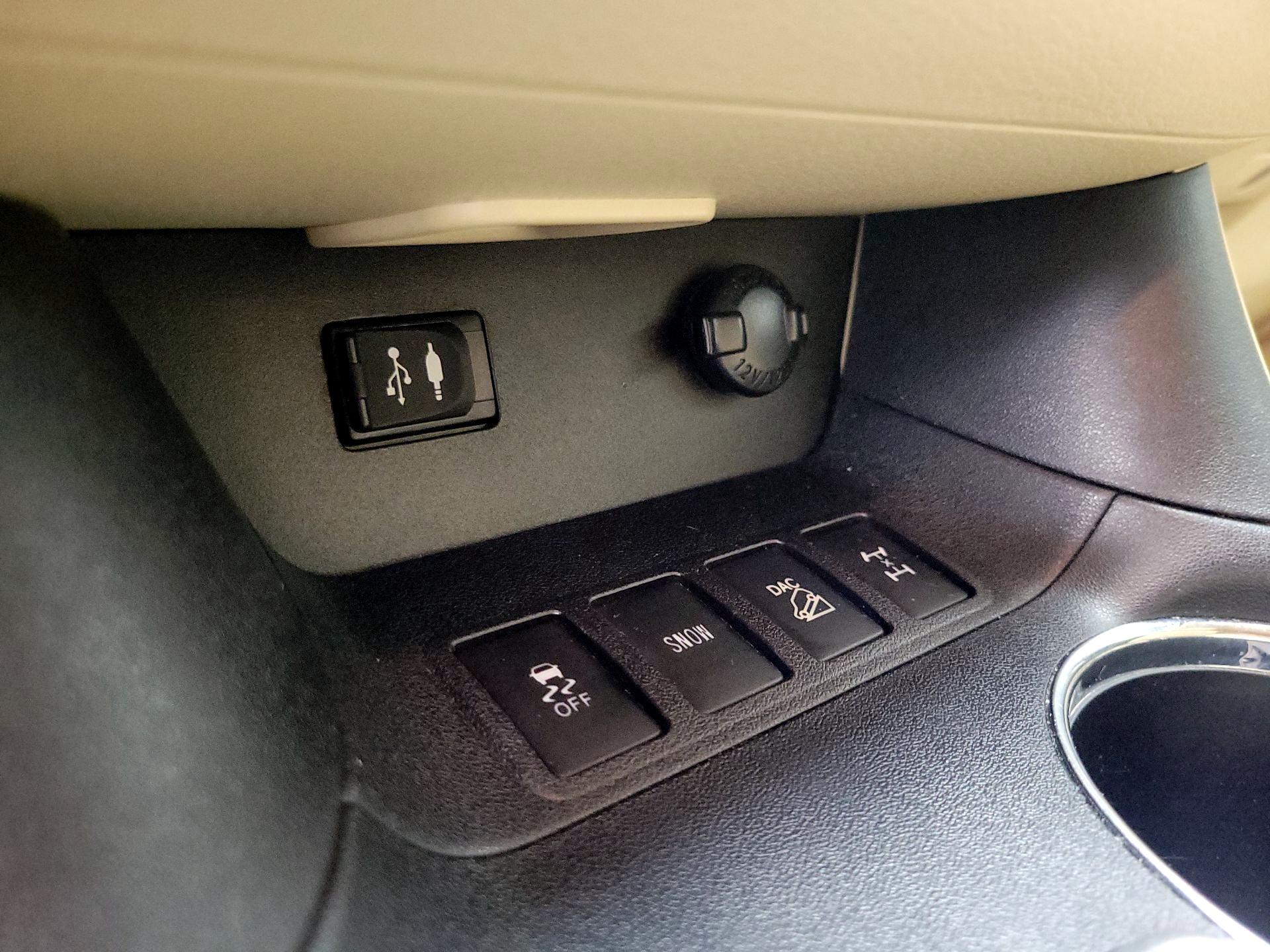 Thumbnail: 2016 Toyota Highlander - 19