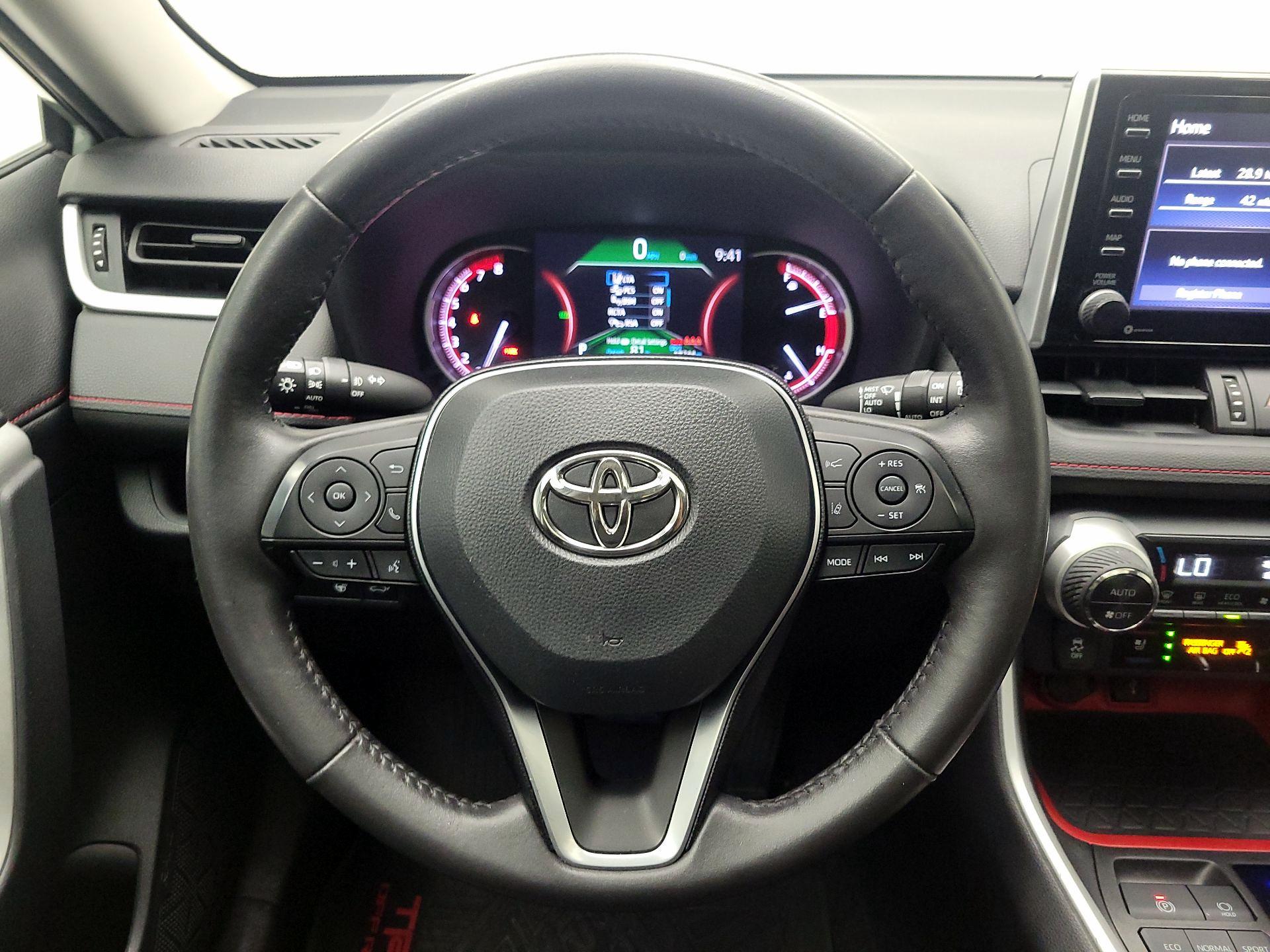 Thumbnail: 2021 Toyota RAV4 - 10