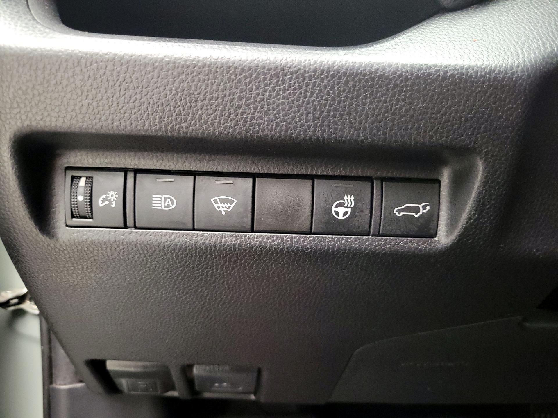 Thumbnail: 2021 Toyota RAV4 - 13