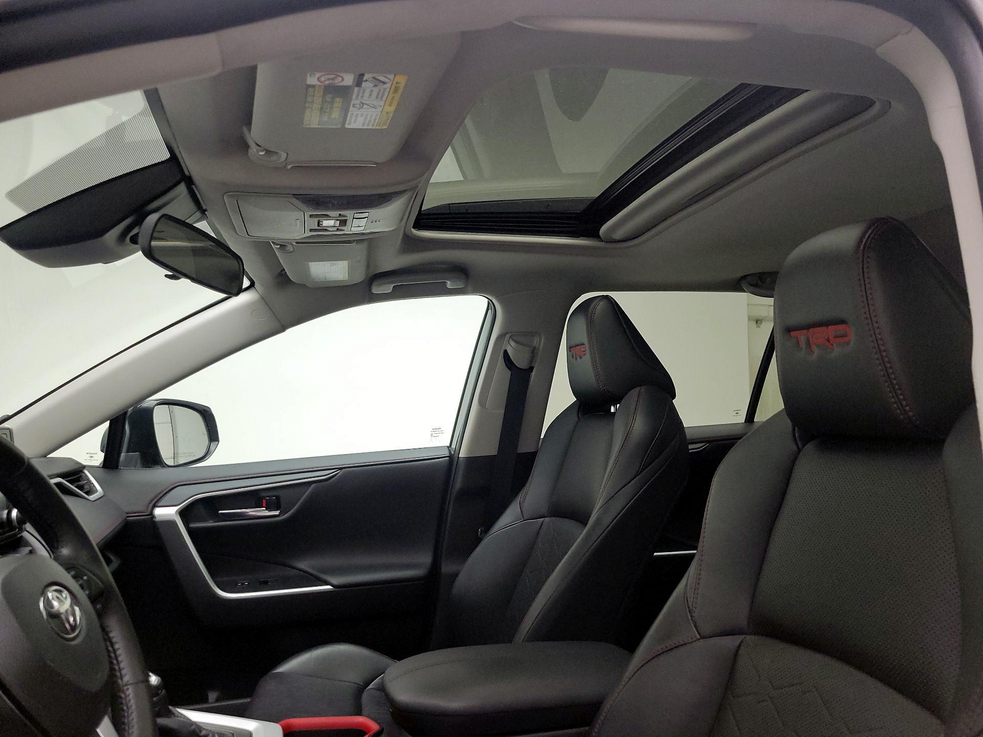 Thumbnail: 2021 Toyota RAV4 - 20