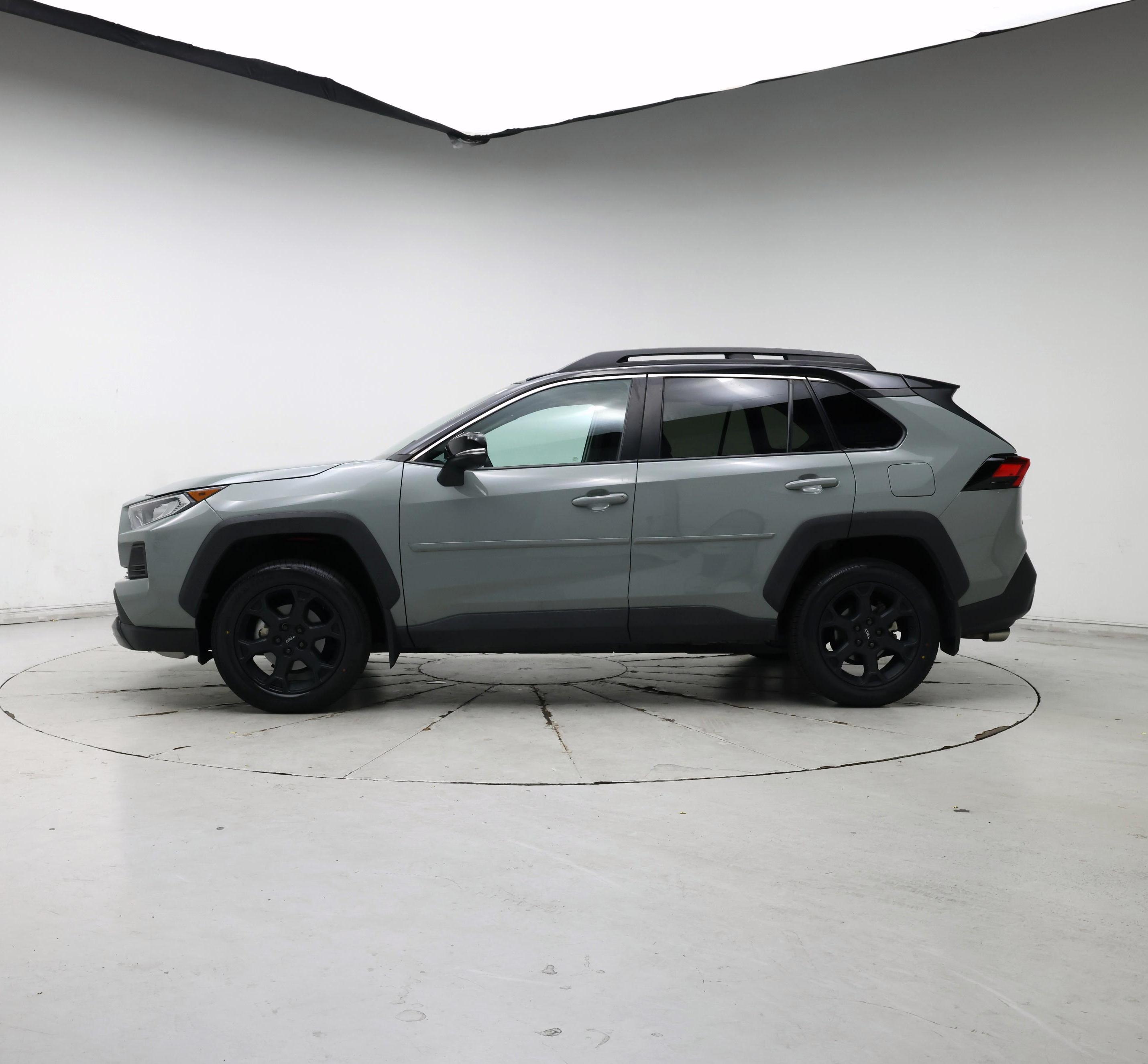 Thumbnail: 2021 Toyota RAV4 - 3