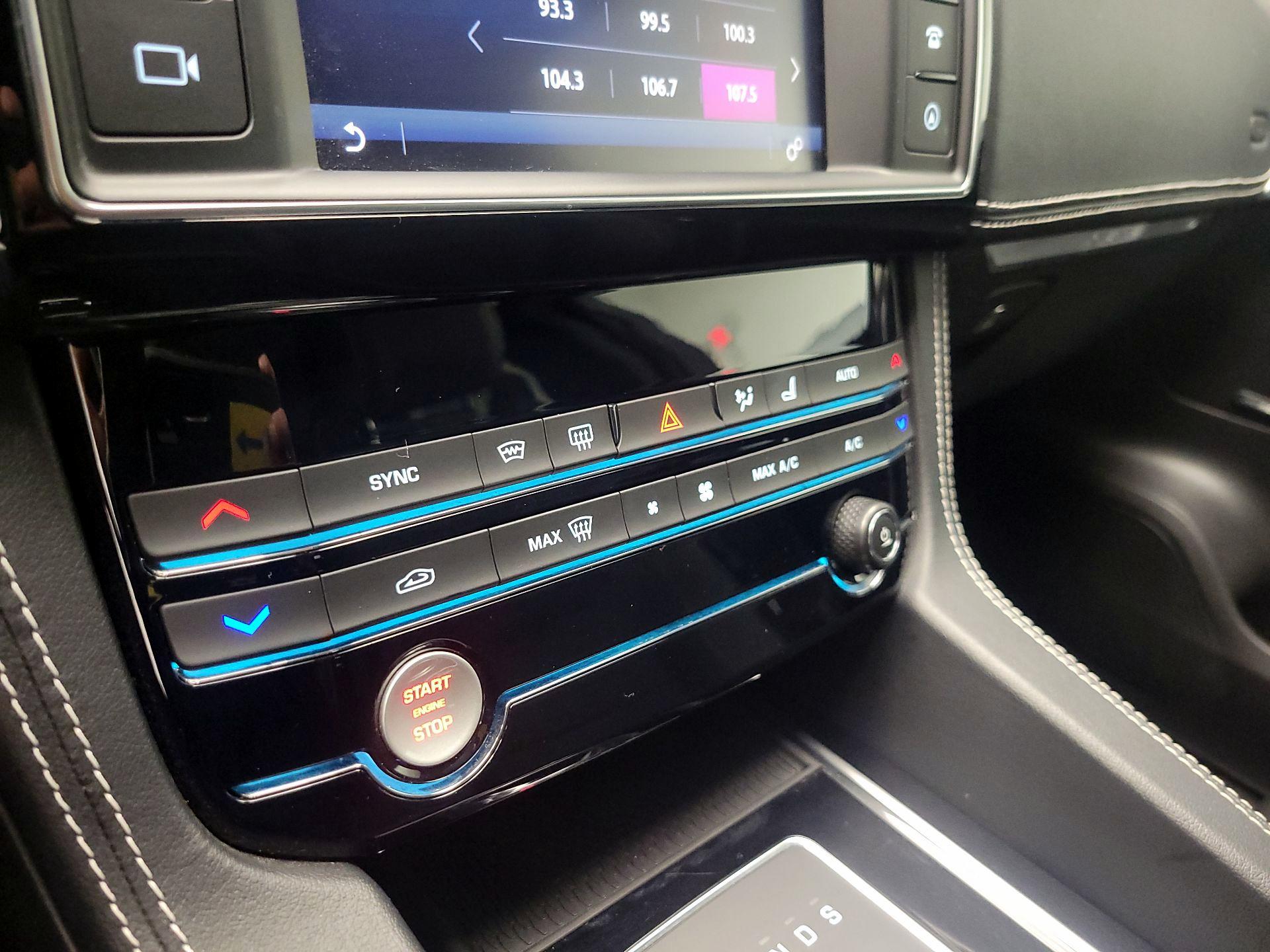 Thumbnail: 2018 Jaguar F-Pace - 16