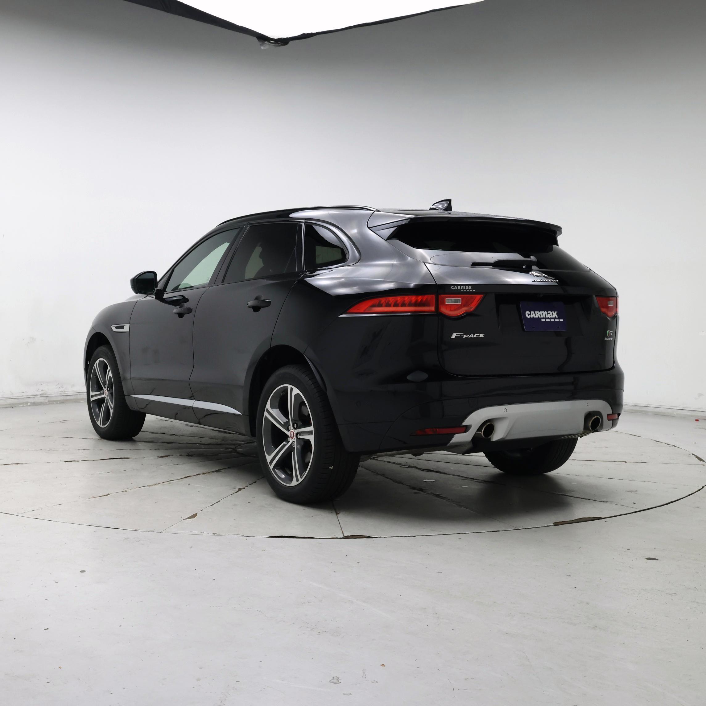 Thumbnail: 2018 Jaguar F-Pace - 2