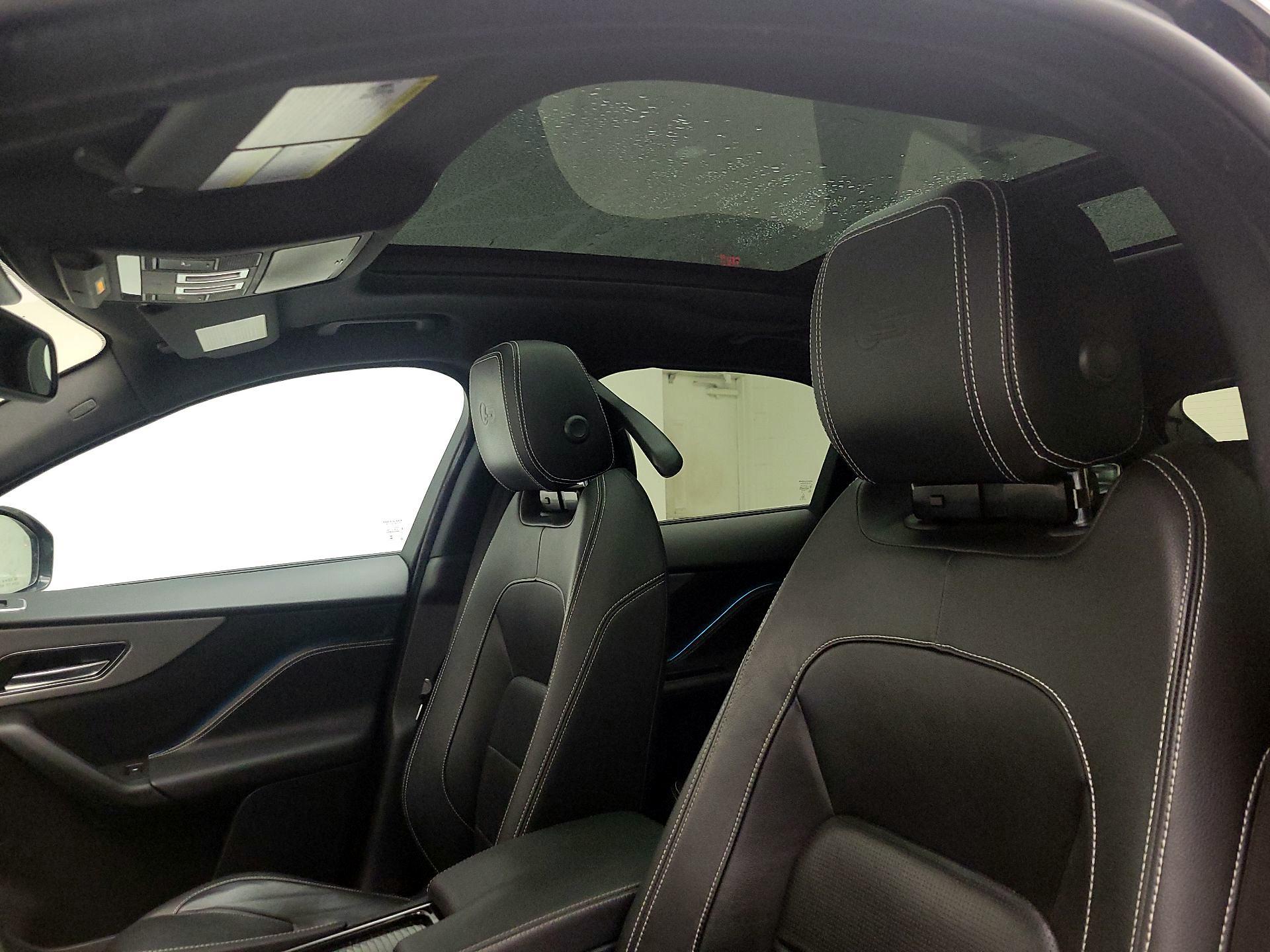 Thumbnail: 2018 Jaguar F-Pace - 19