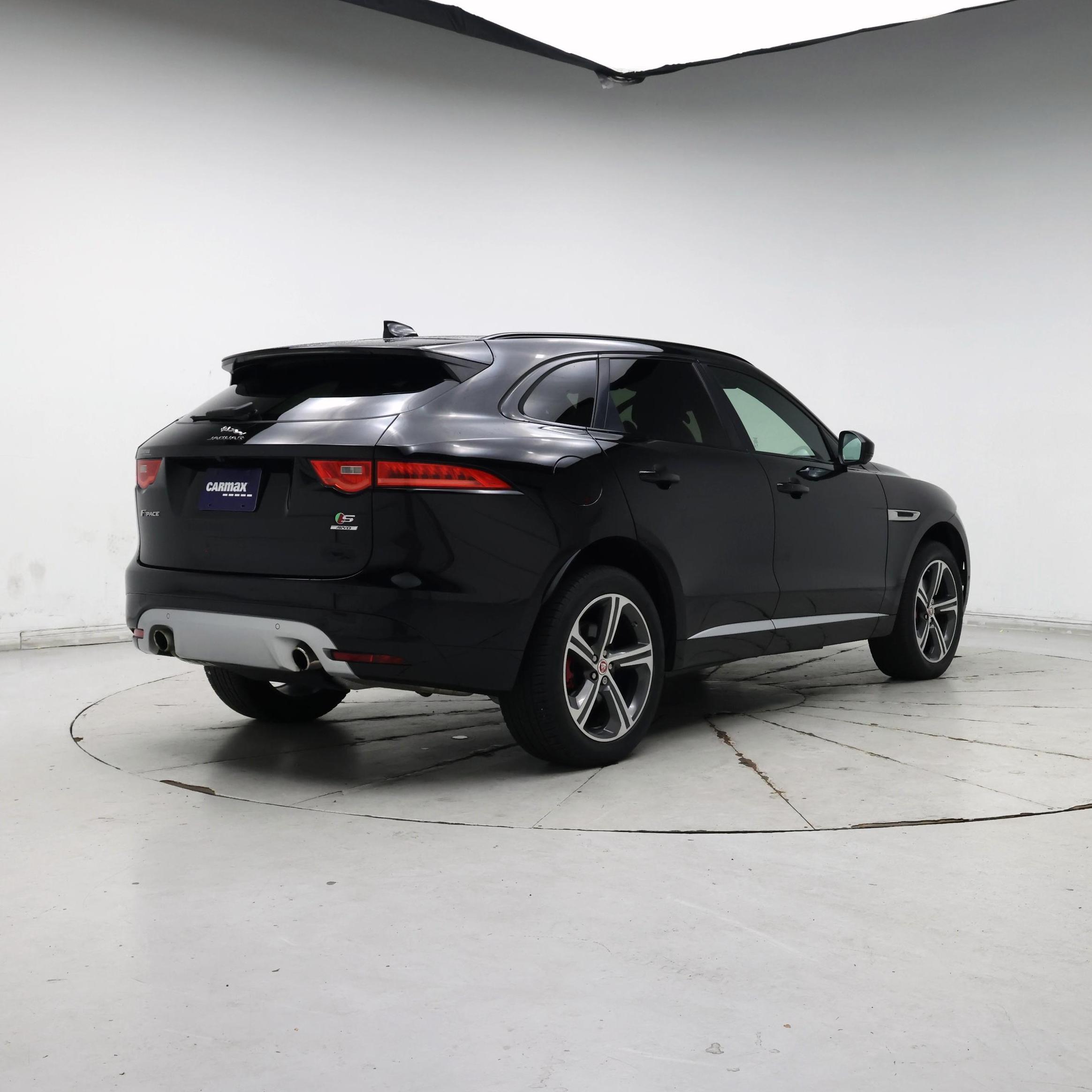 Thumbnail: 2018 Jaguar F-Pace - 8