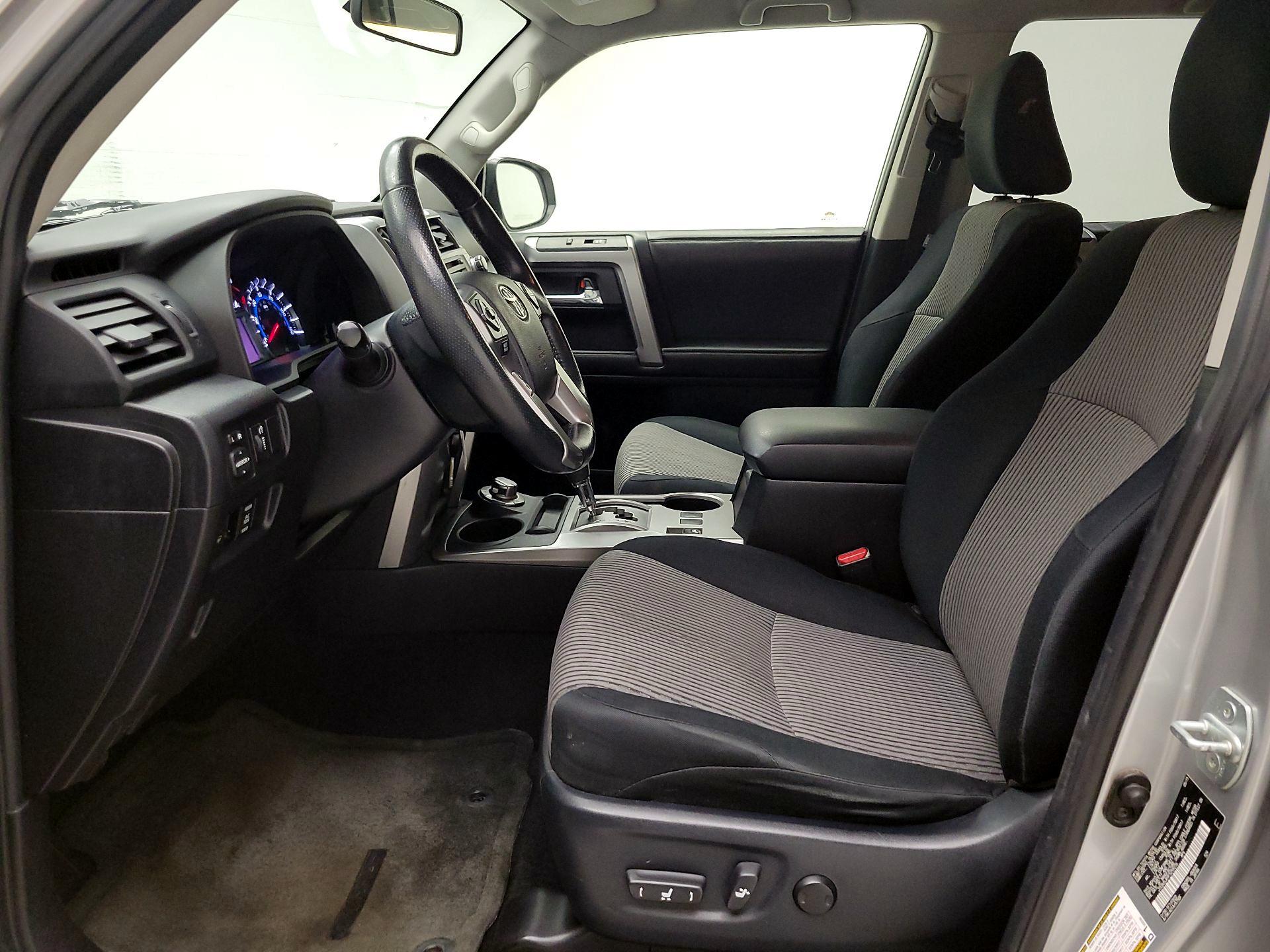 Thumbnail: 2015 Toyota 4Runner - 9
