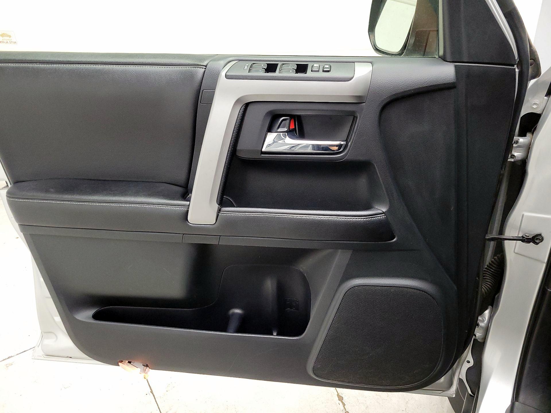 Thumbnail: 2015 Toyota 4Runner - 10
