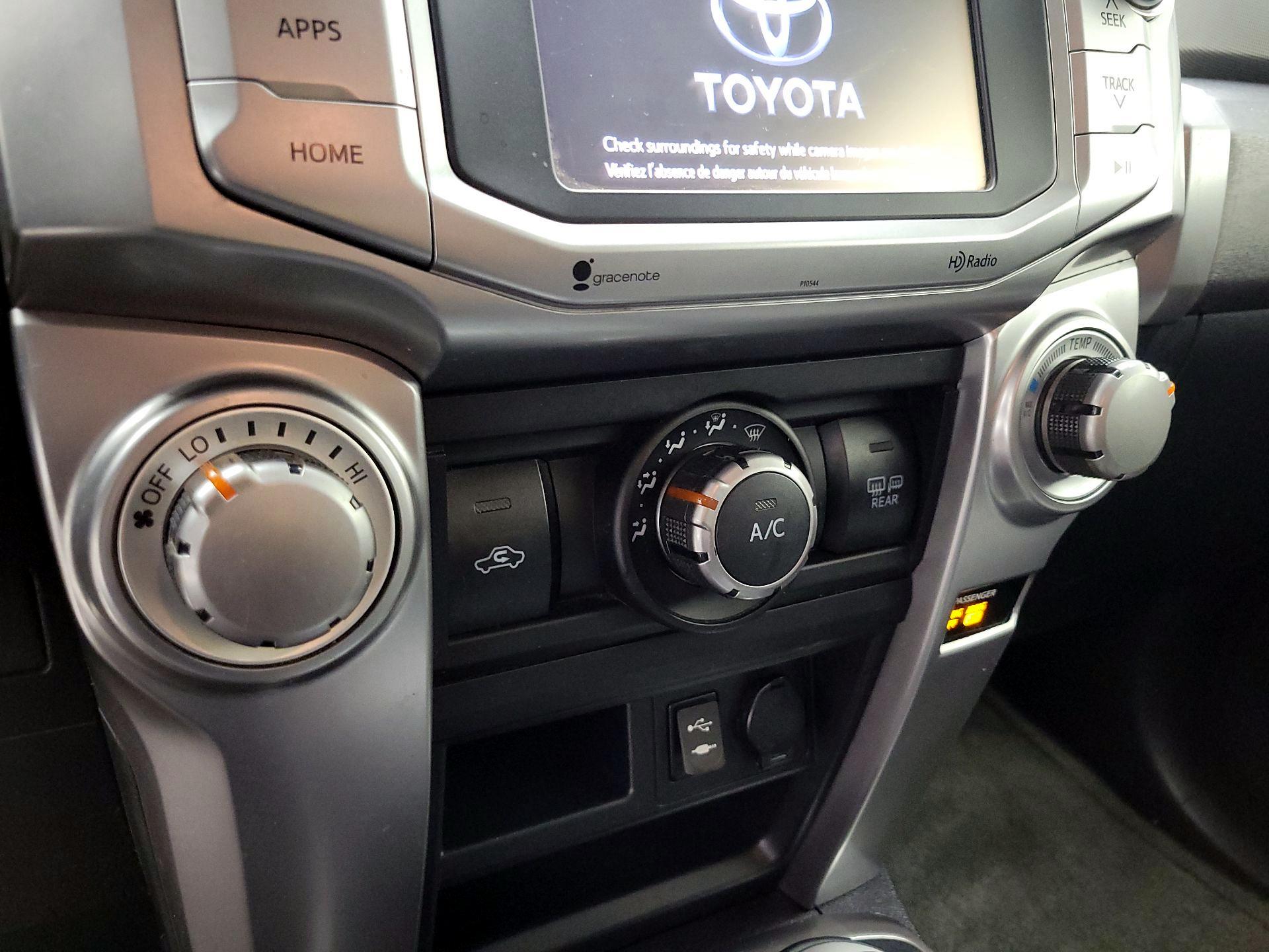 Thumbnail: 2015 Toyota 4Runner - 14
