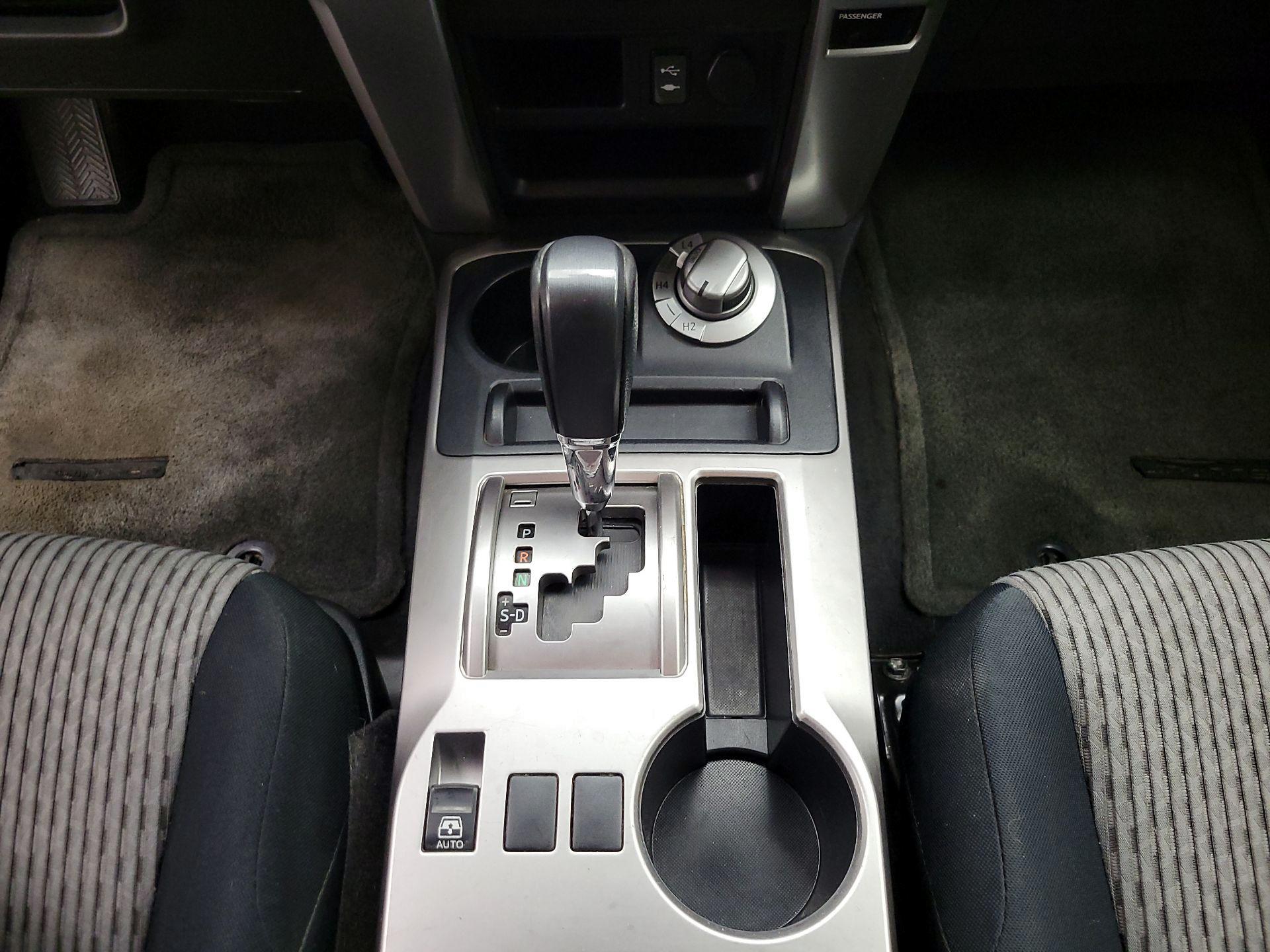 Thumbnail: 2015 Toyota 4Runner - 15
