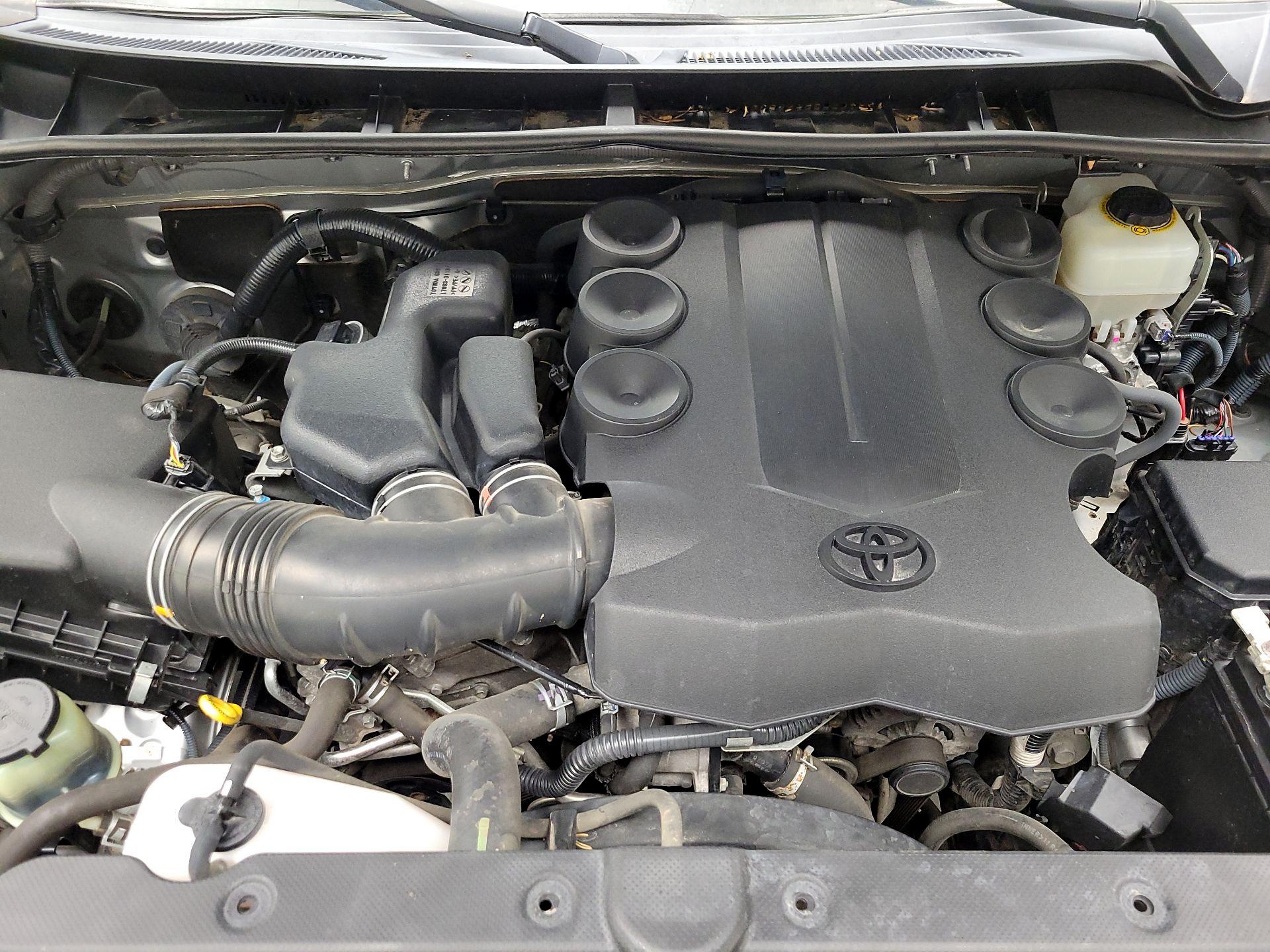 Thumbnail: 2015 Toyota 4Runner - 20