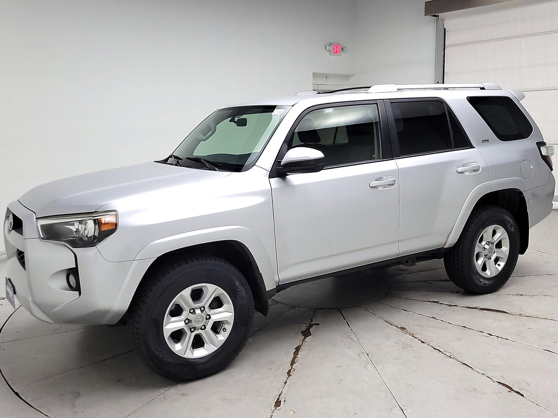 Thumbnail: 2015 Toyota 4Runner - 3