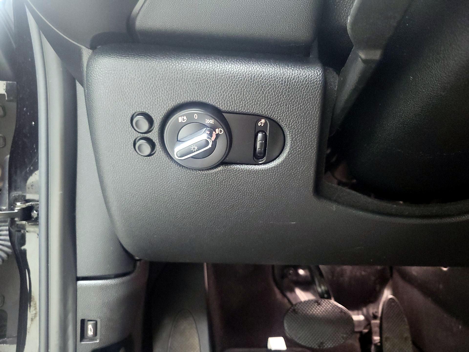 Thumbnail: 2019 MINI Cooper Hardtop - 13