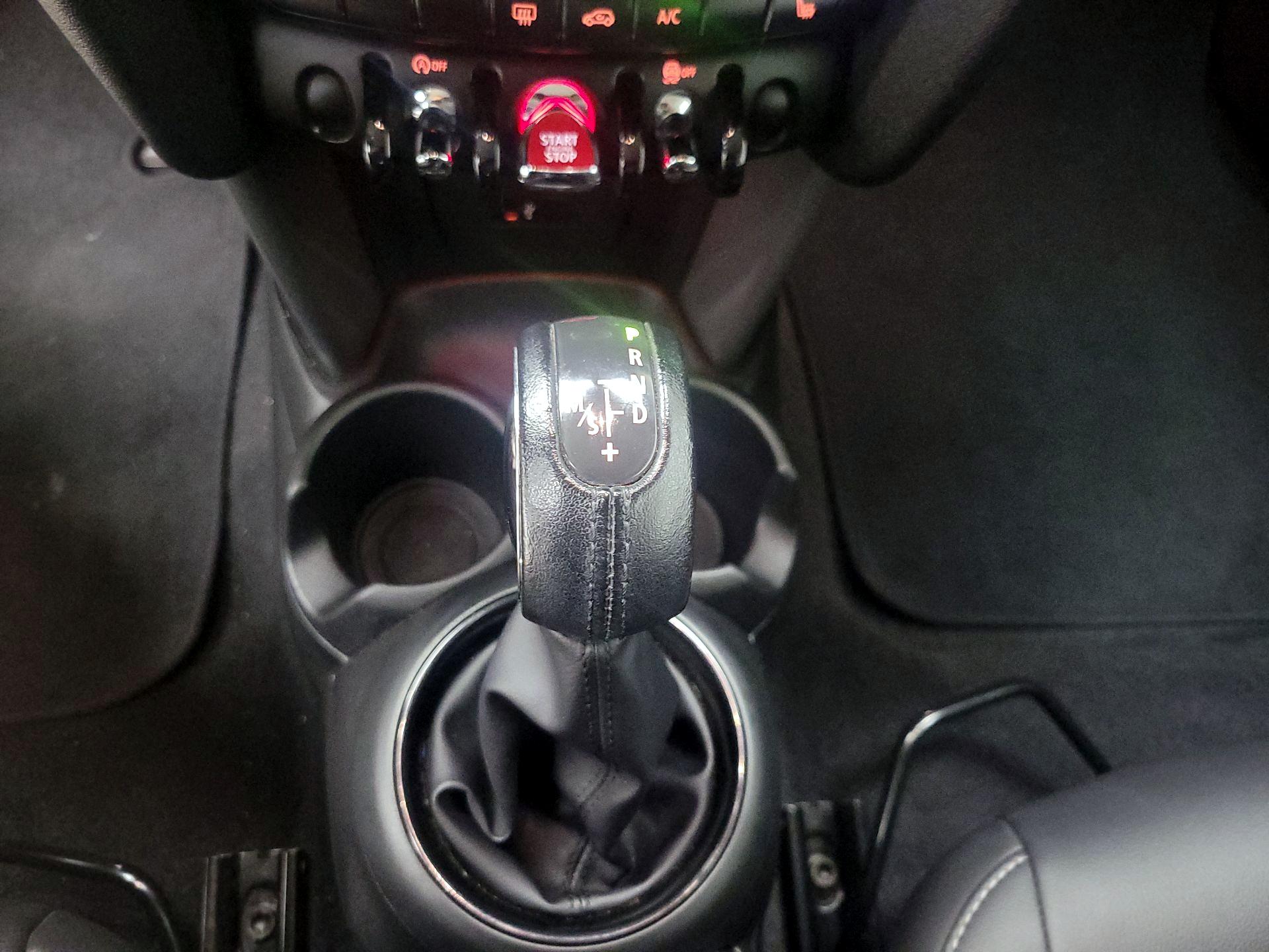 Thumbnail: 2019 MINI Cooper Hardtop - 17