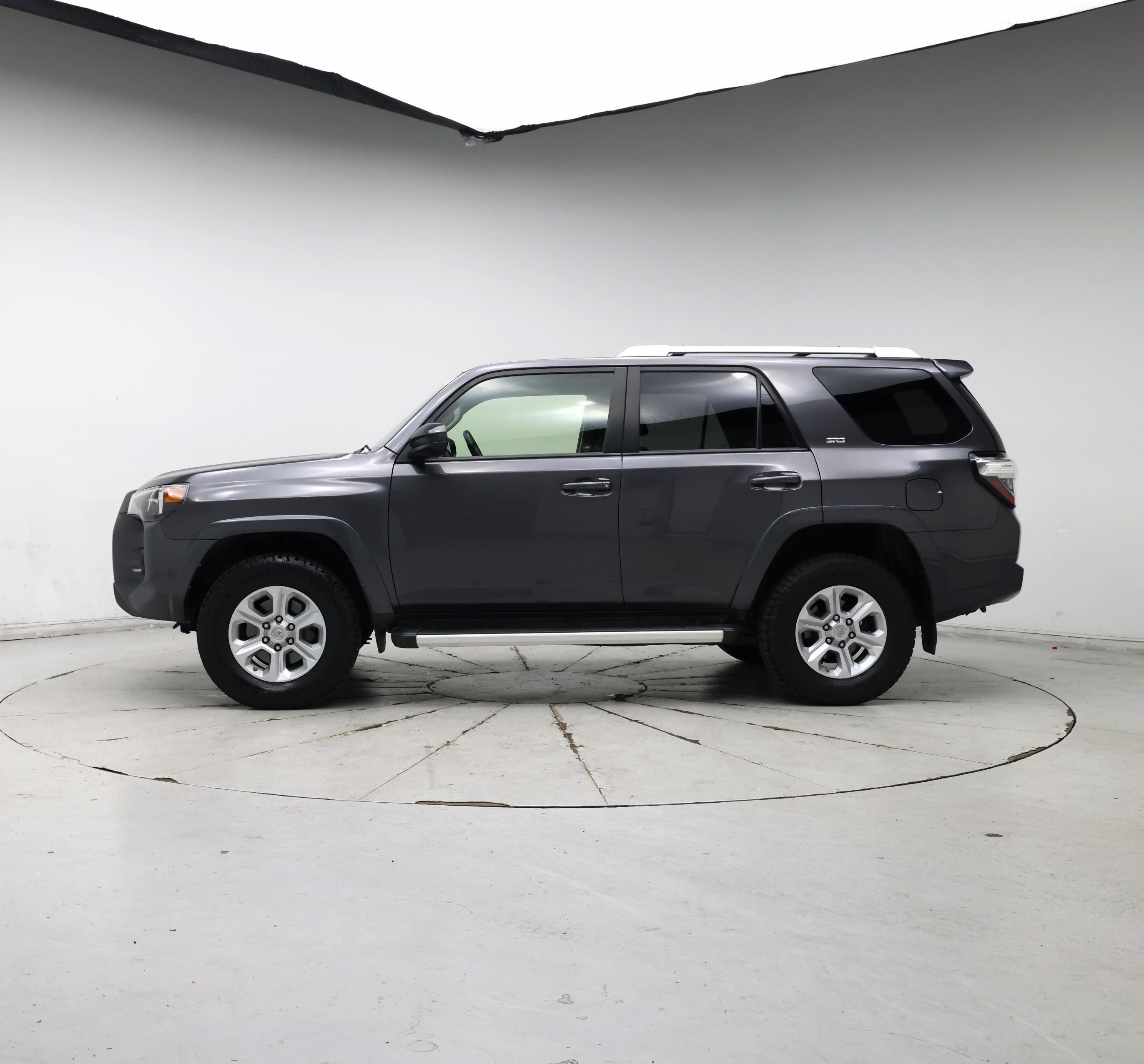 Thumbnail: 2018 Toyota 4Runner - 3