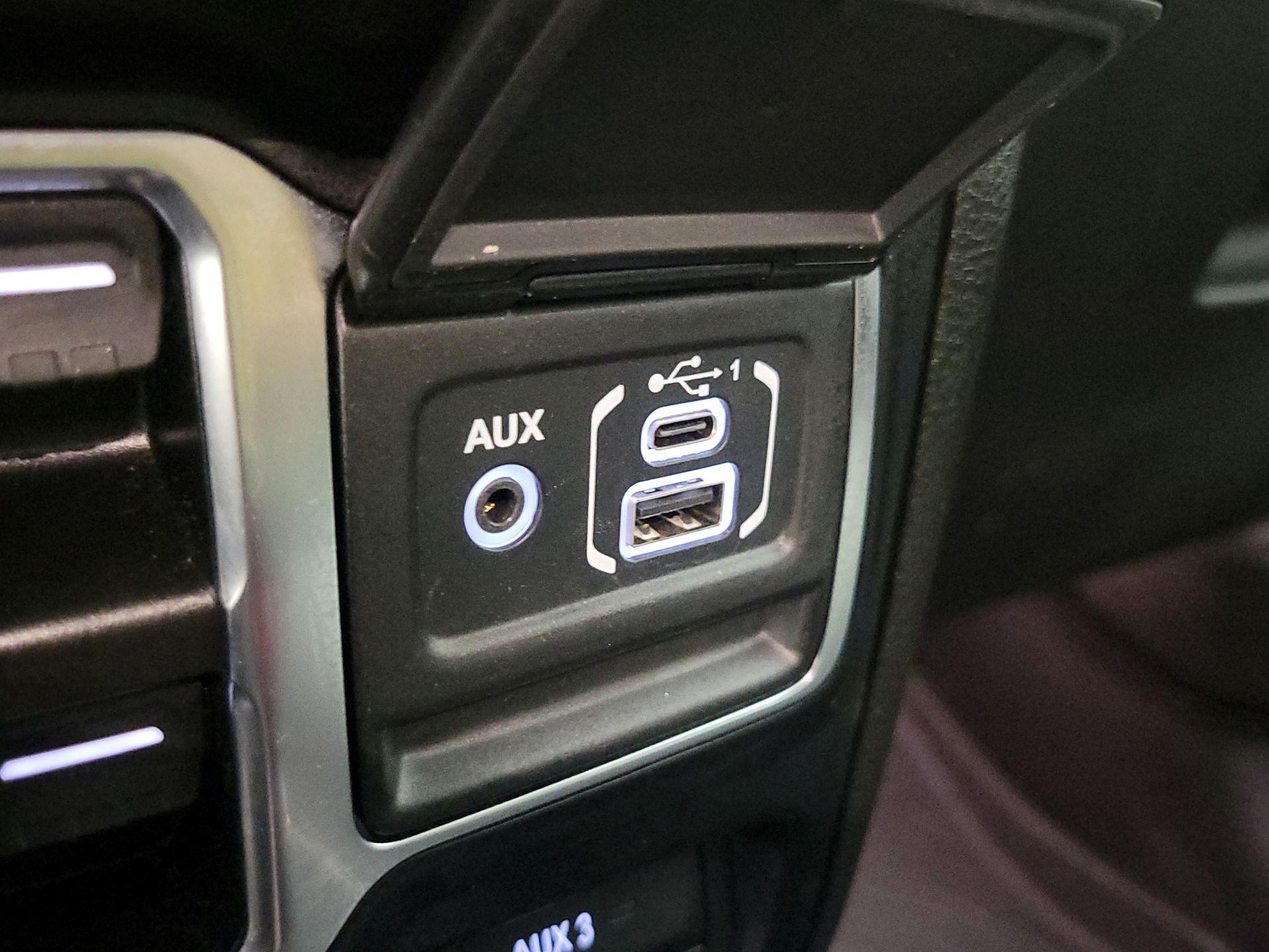 Thumbnail: 2024 Jeep Wrangler - 18