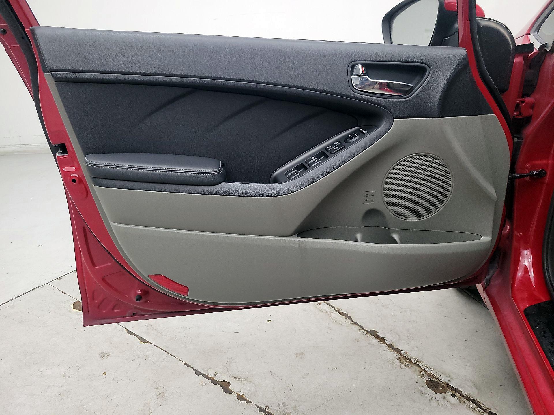 Thumbnail: 2014 Kia Forte - 12
