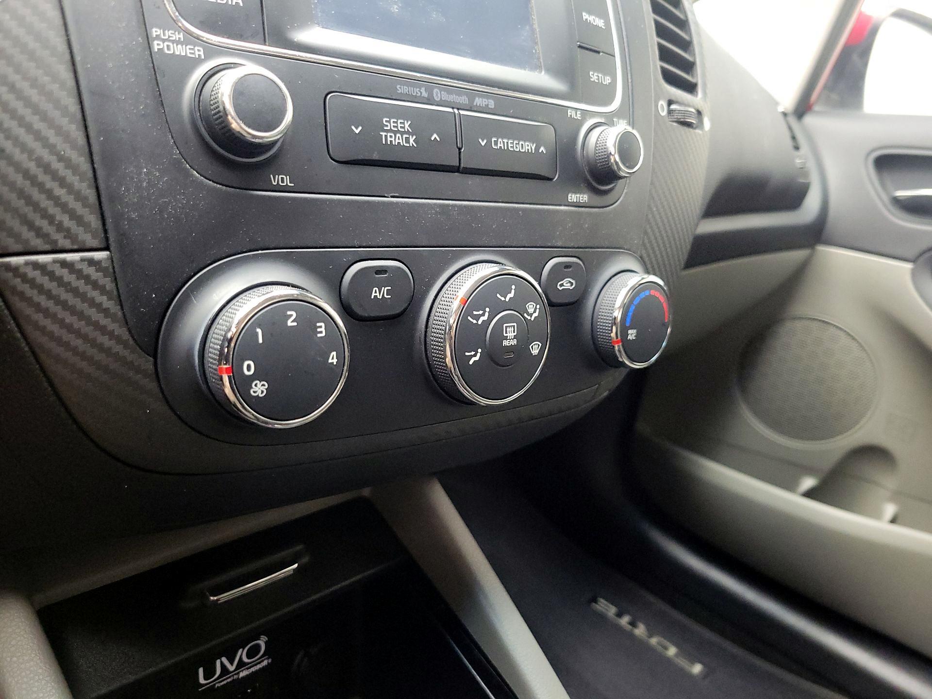 Thumbnail: 2014 Kia Forte - 16