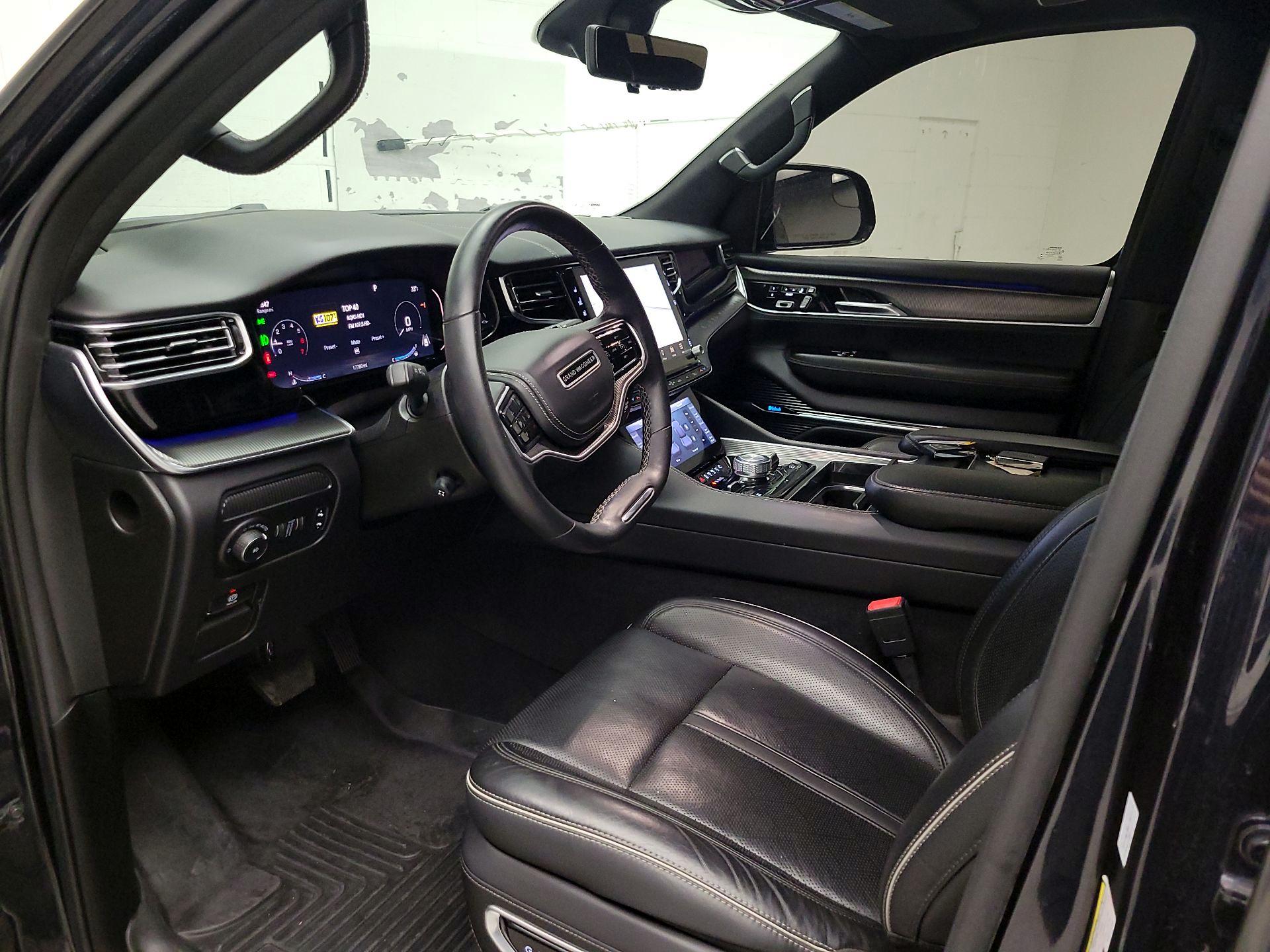 Thumbnail: 2022 Jeep Grand Wagoneer - 9