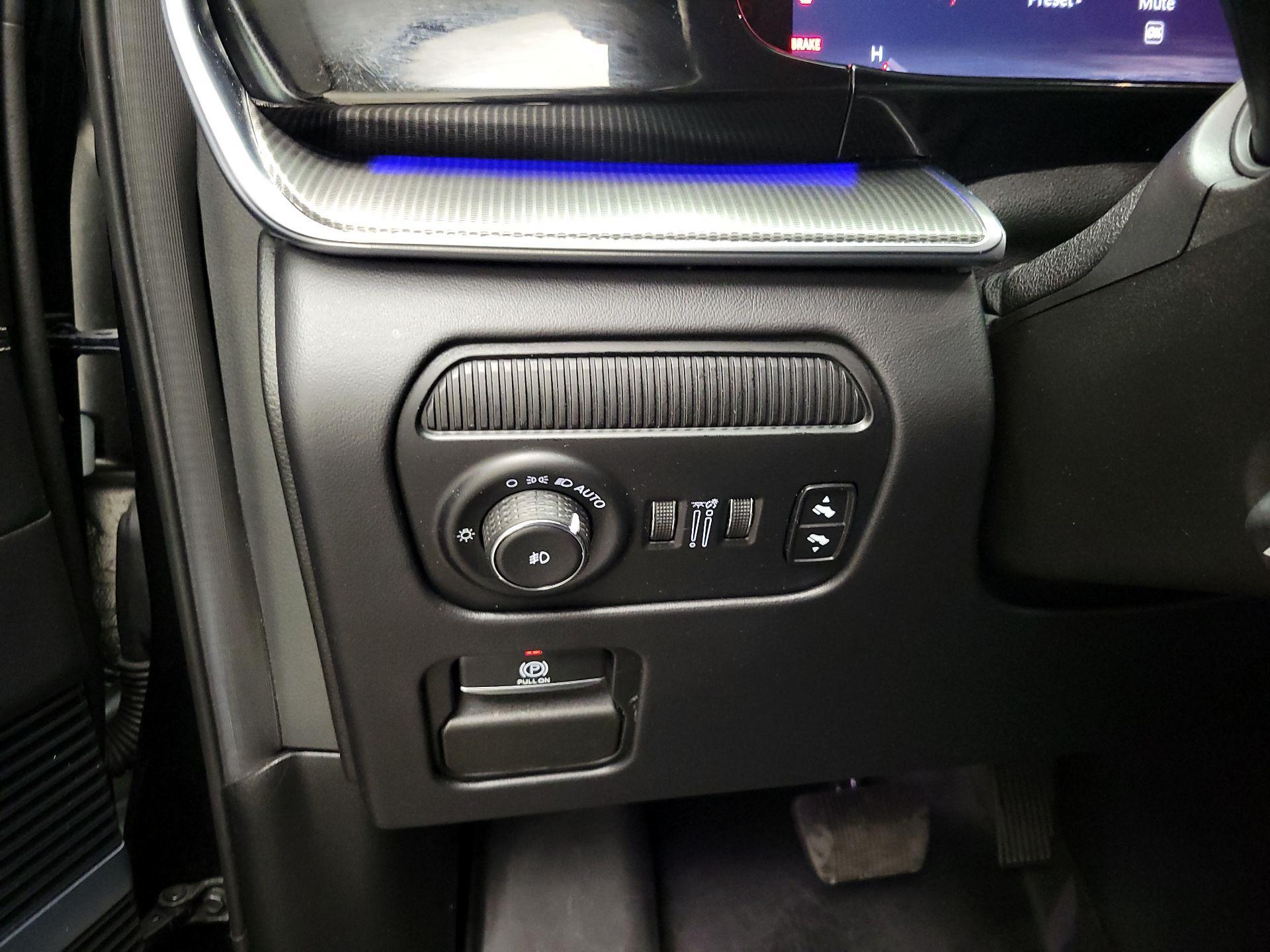 Thumbnail: 2022 Jeep Grand Wagoneer - 11