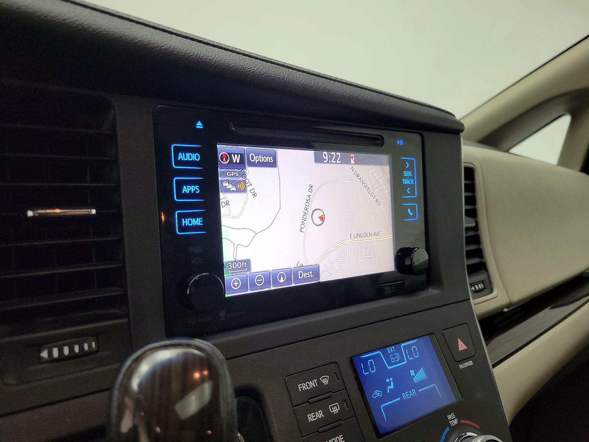 Thumbnail: 2015 Toyota Sienna - 14