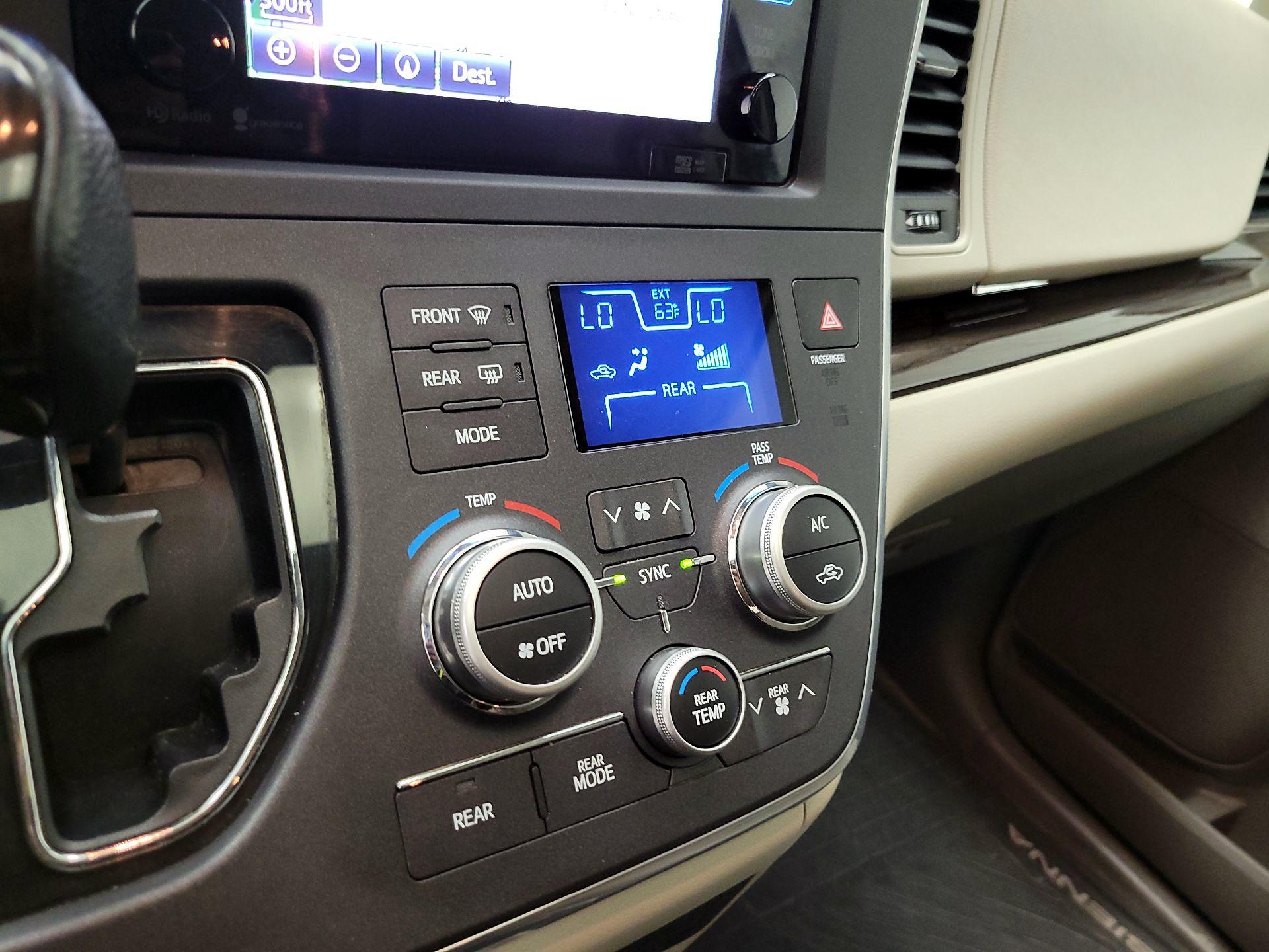 Thumbnail: 2015 Toyota Sienna - 17