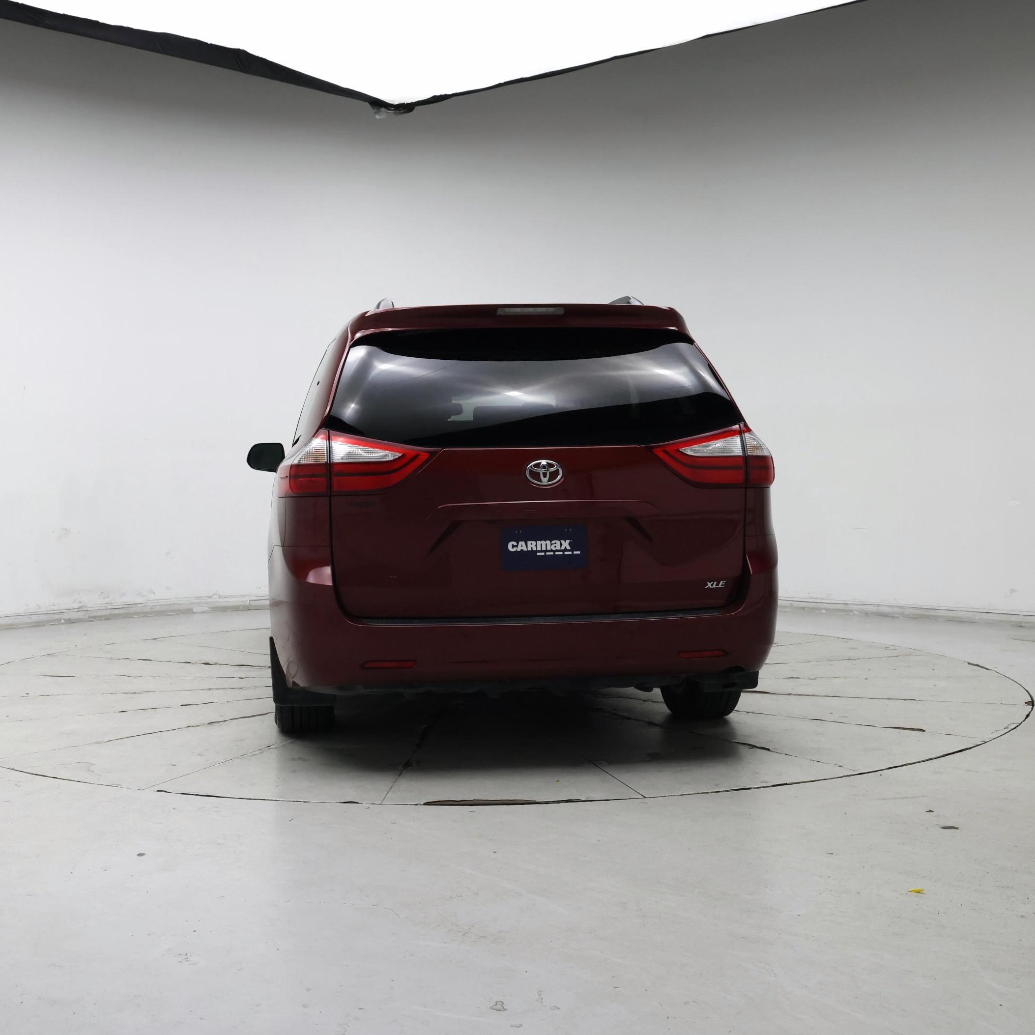 Thumbnail: 2015 Toyota Sienna - 6