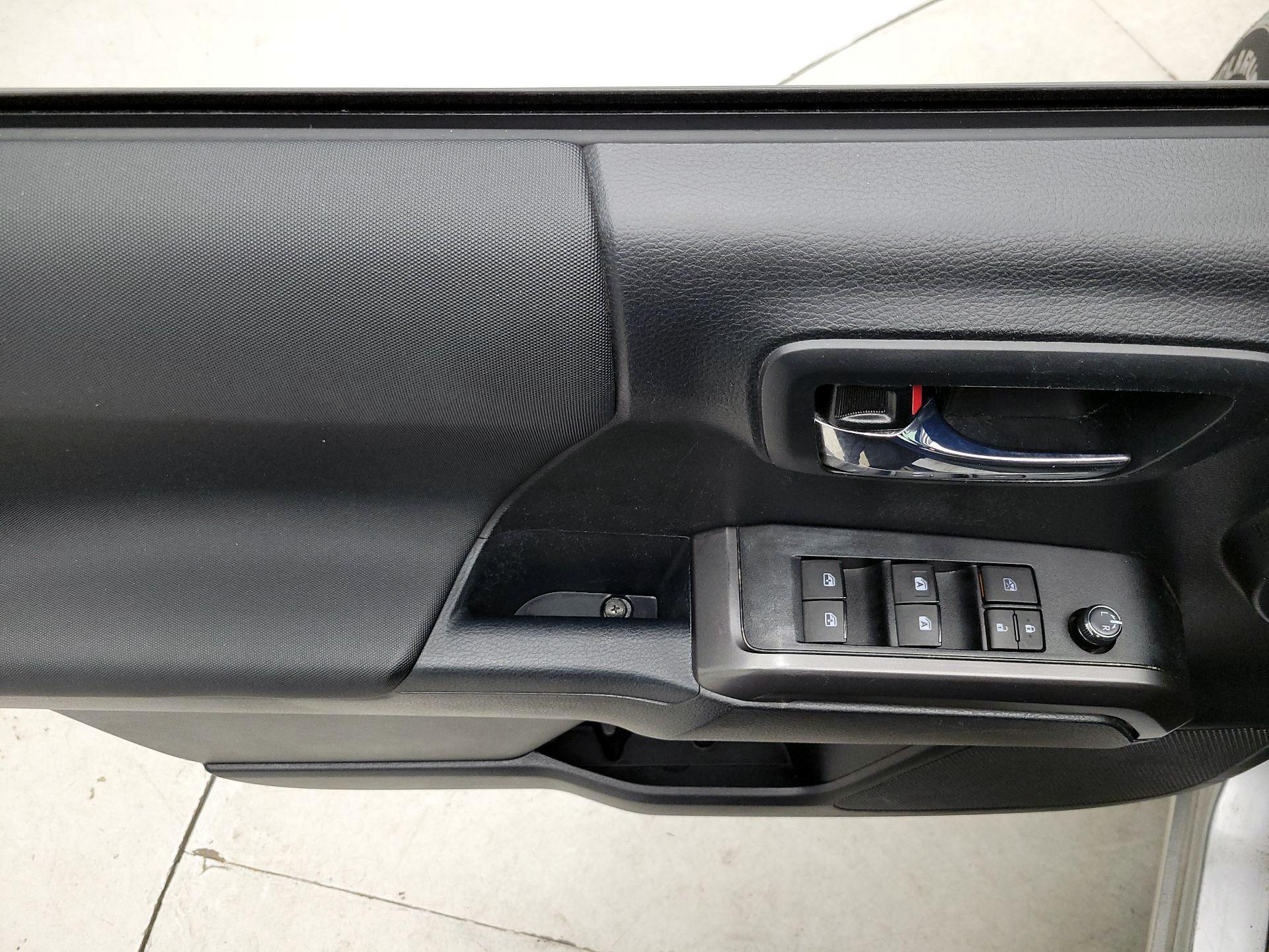 Thumbnail: 2018 Toyota Tacoma - 10