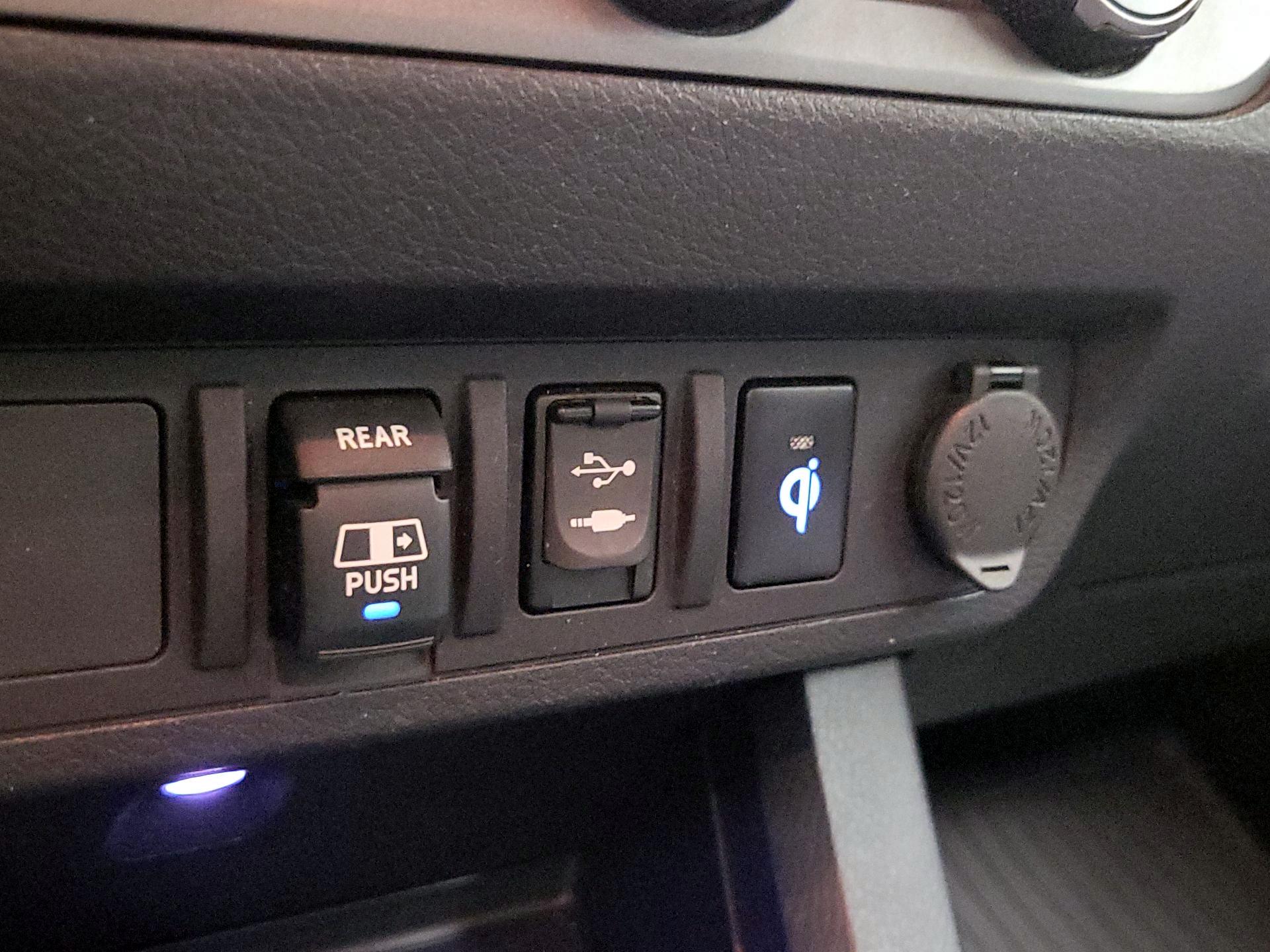 Thumbnail: 2018 Toyota Tacoma - 17