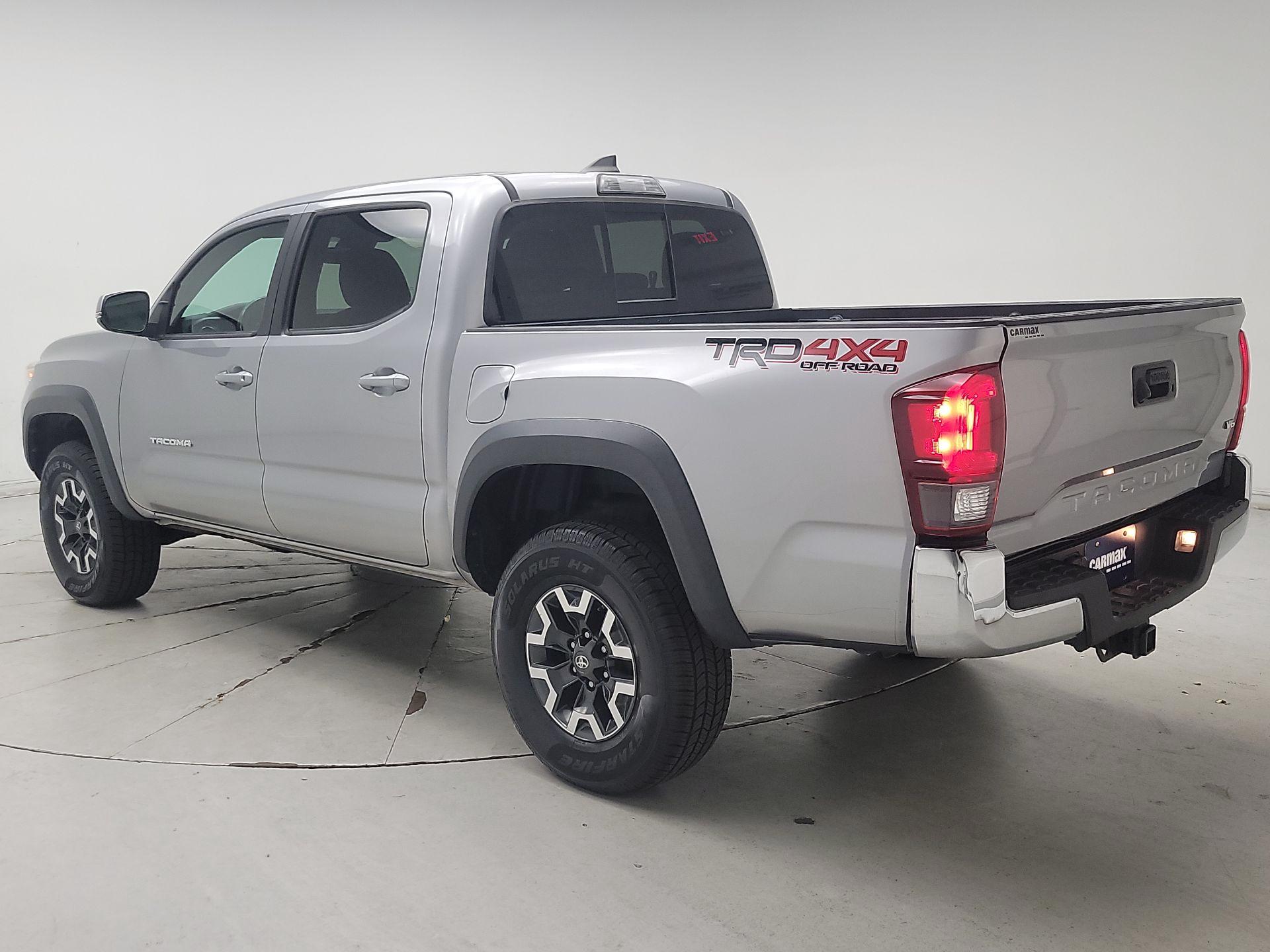 Thumbnail: 2018 Toyota Tacoma - 7