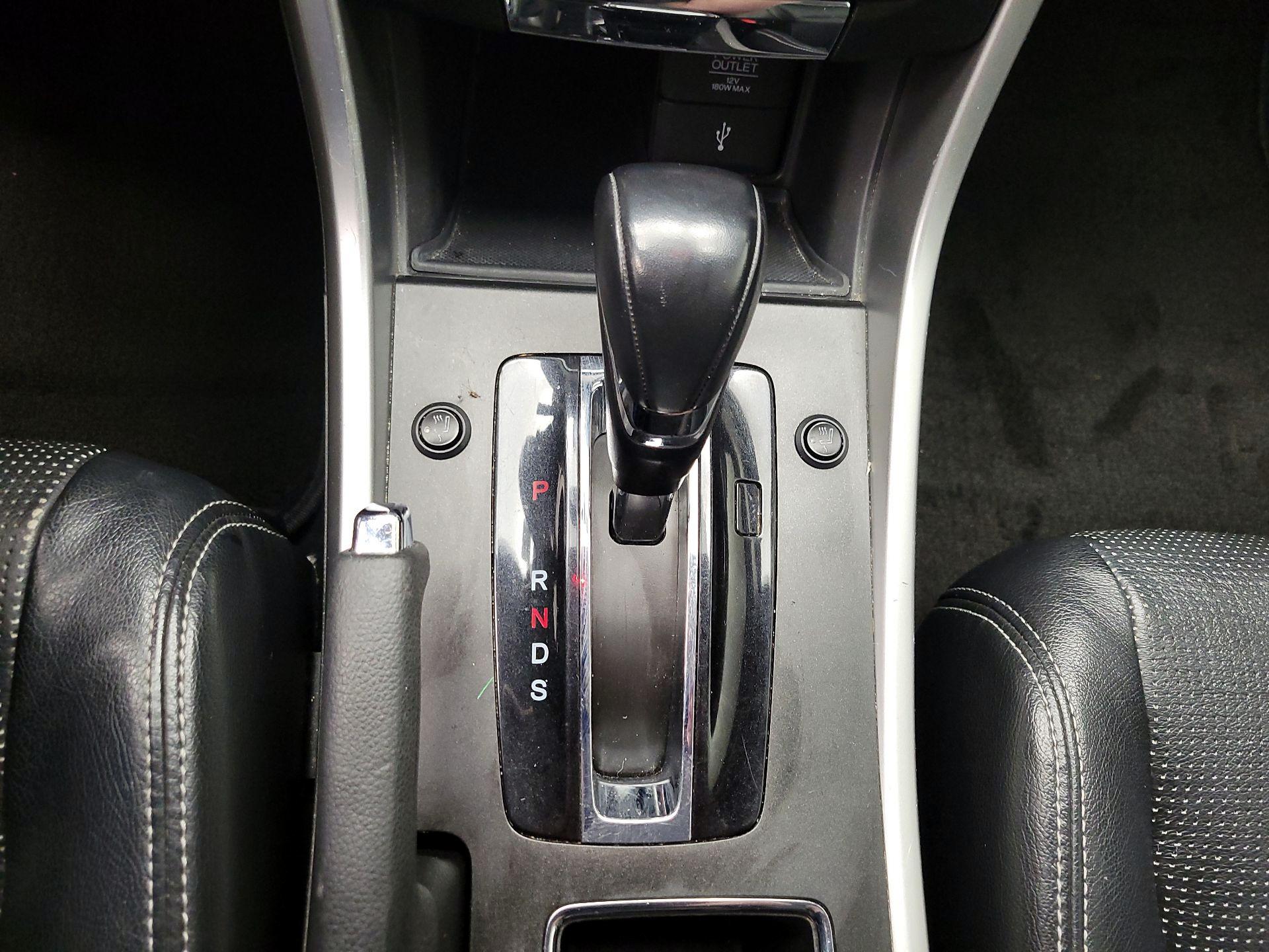 Thumbnail: 2015 Honda Accord - 17