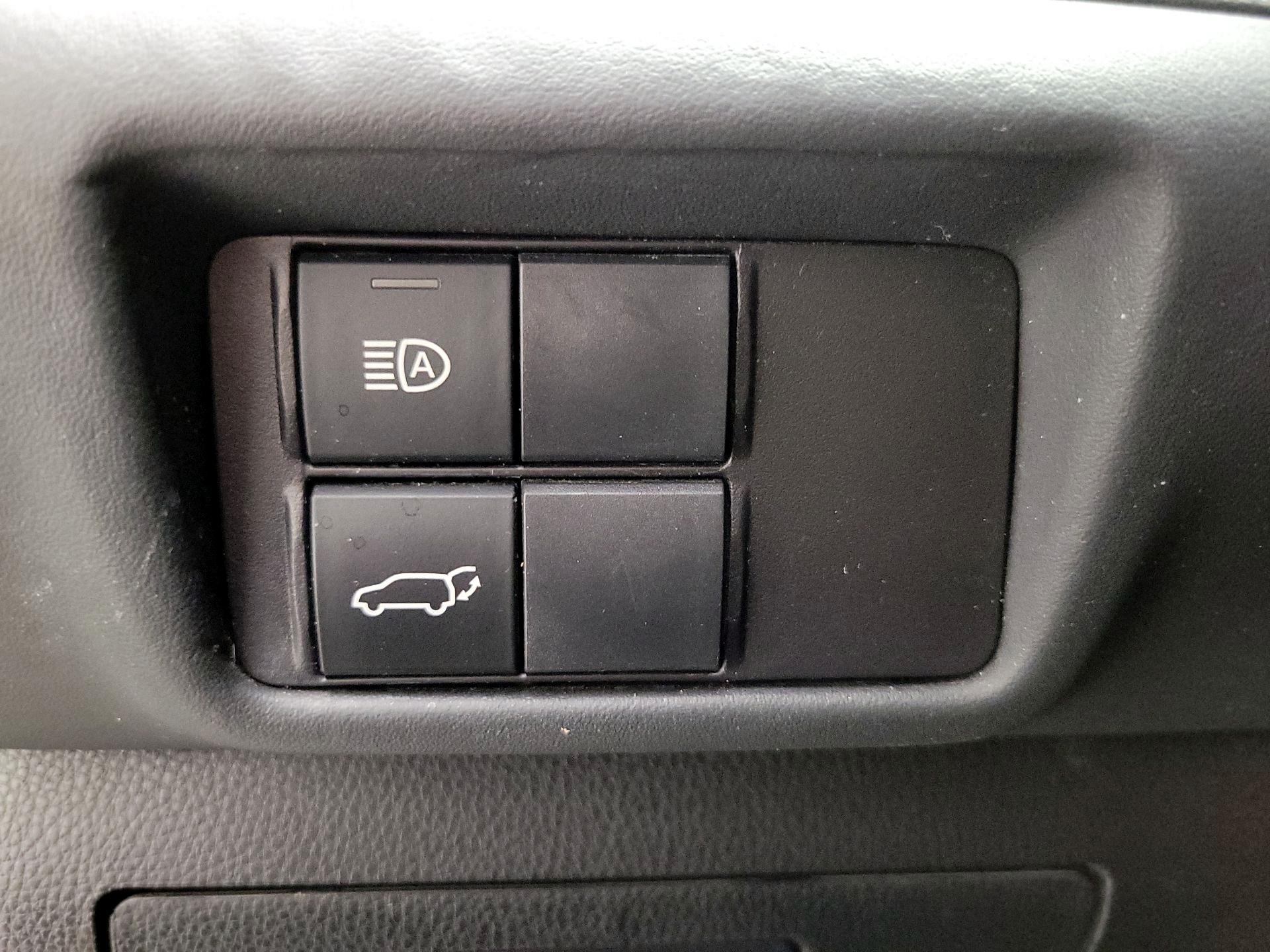 Thumbnail: 2022 Toyota Highlander - 11