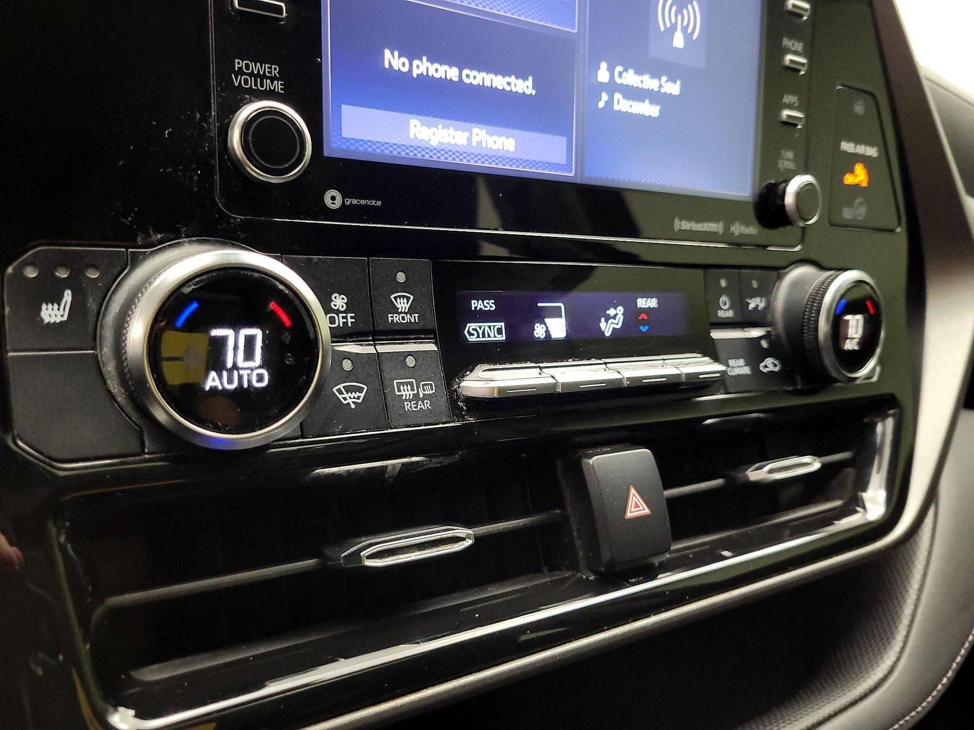 Thumbnail: 2022 Toyota Highlander - 14