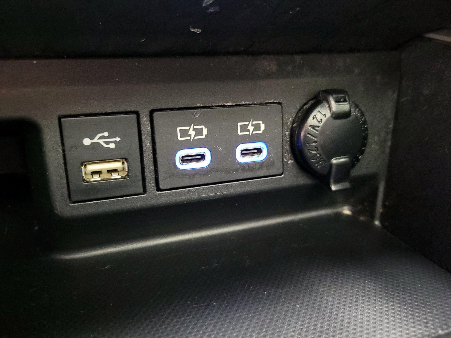 Thumbnail: 2022 Toyota Highlander - 16