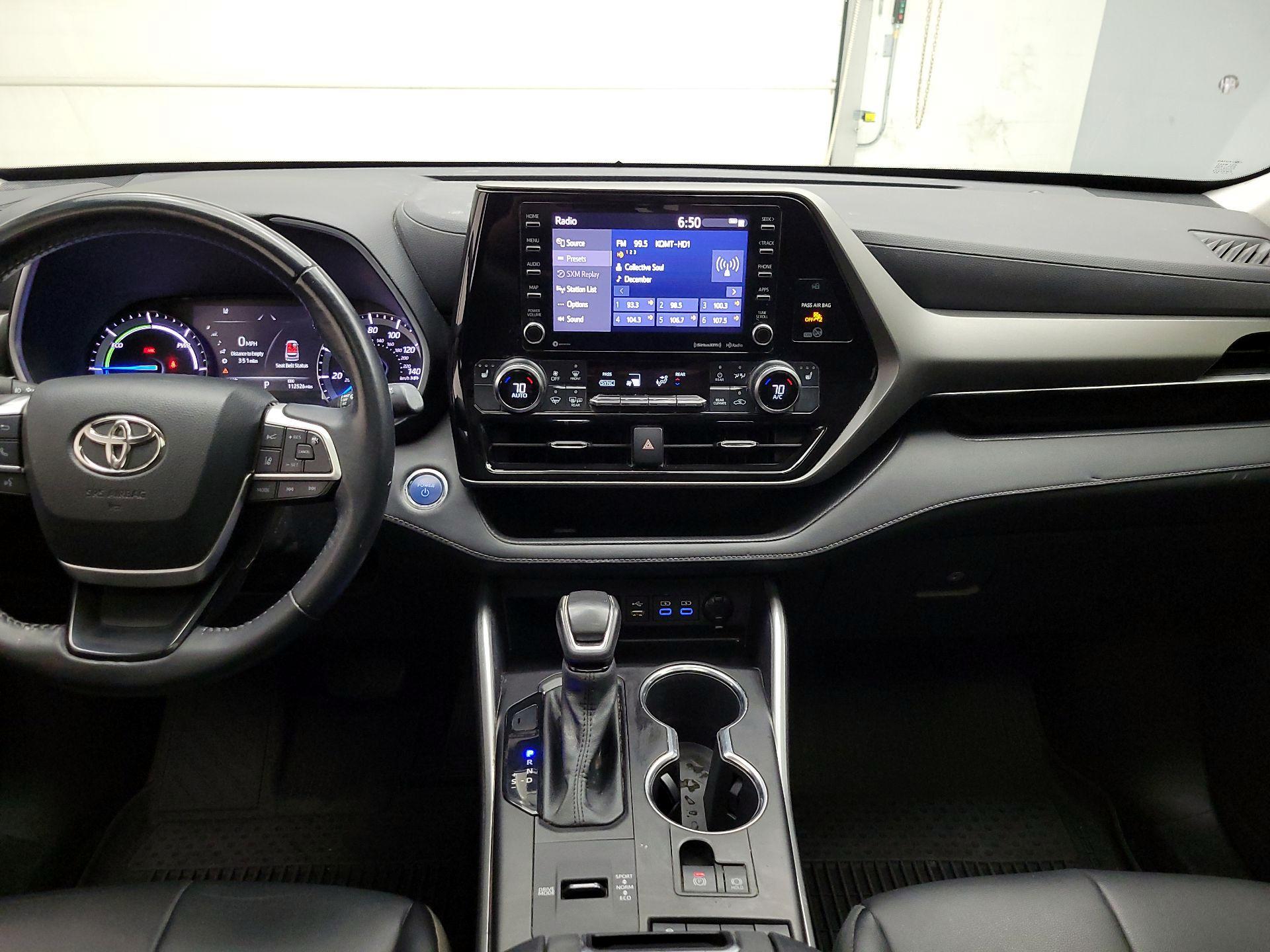 Thumbnail: 2022 Toyota Highlander - 8