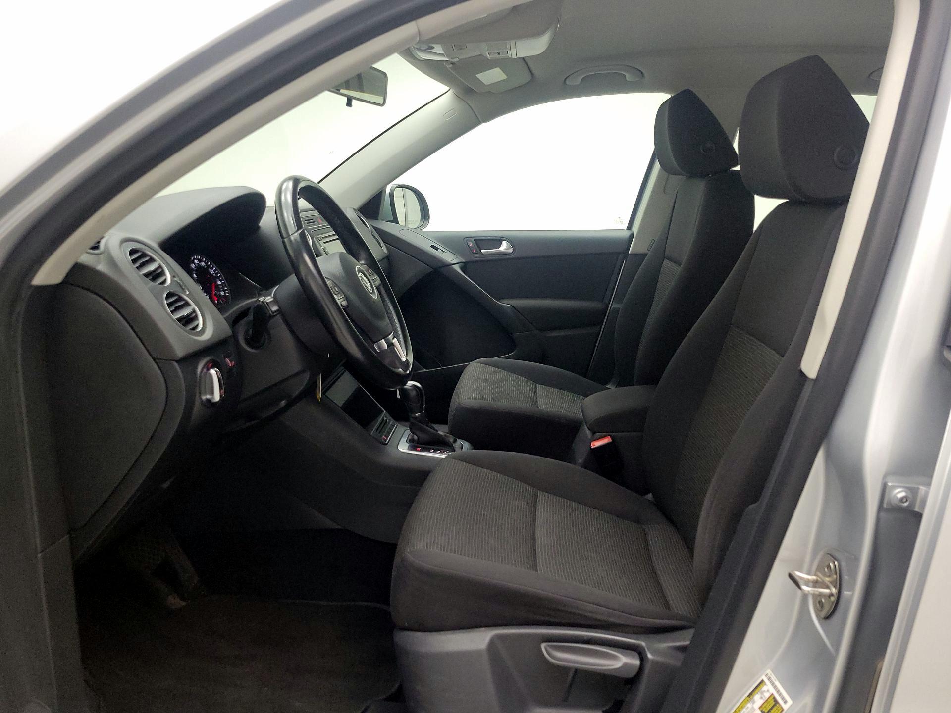 Thumbnail: 2015 Volkswagen Tiguan - 11