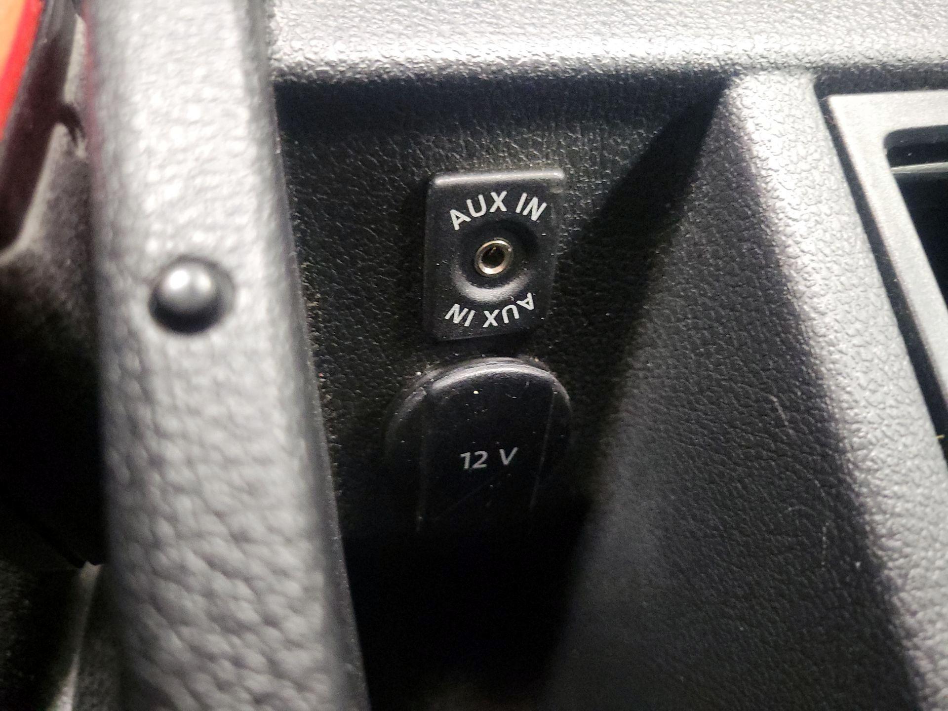 Thumbnail: 2015 Volkswagen Tiguan - 18